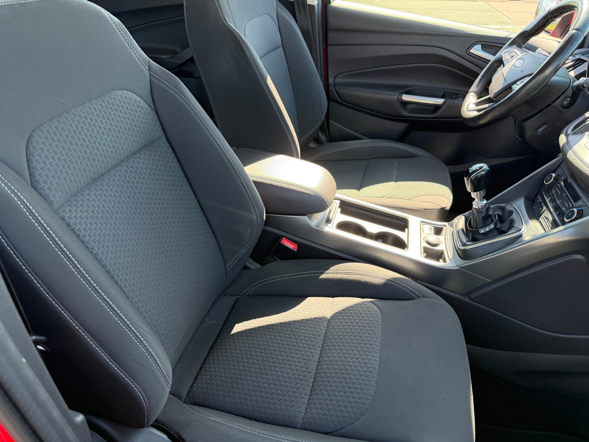 FORD Kuga 1.5 SCTi Trend 2WD-image-5