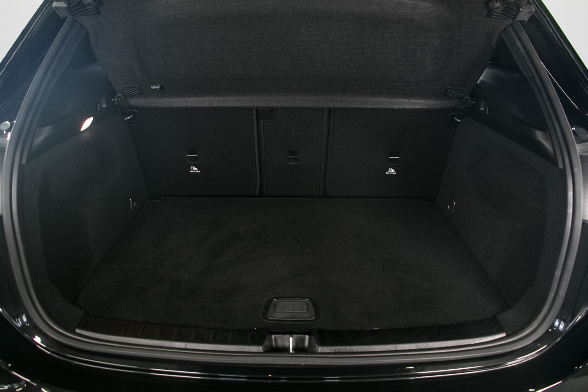 MERCEDES-BENZ GLA 220d 4Matic AMG Line 8G-DCT-image-12