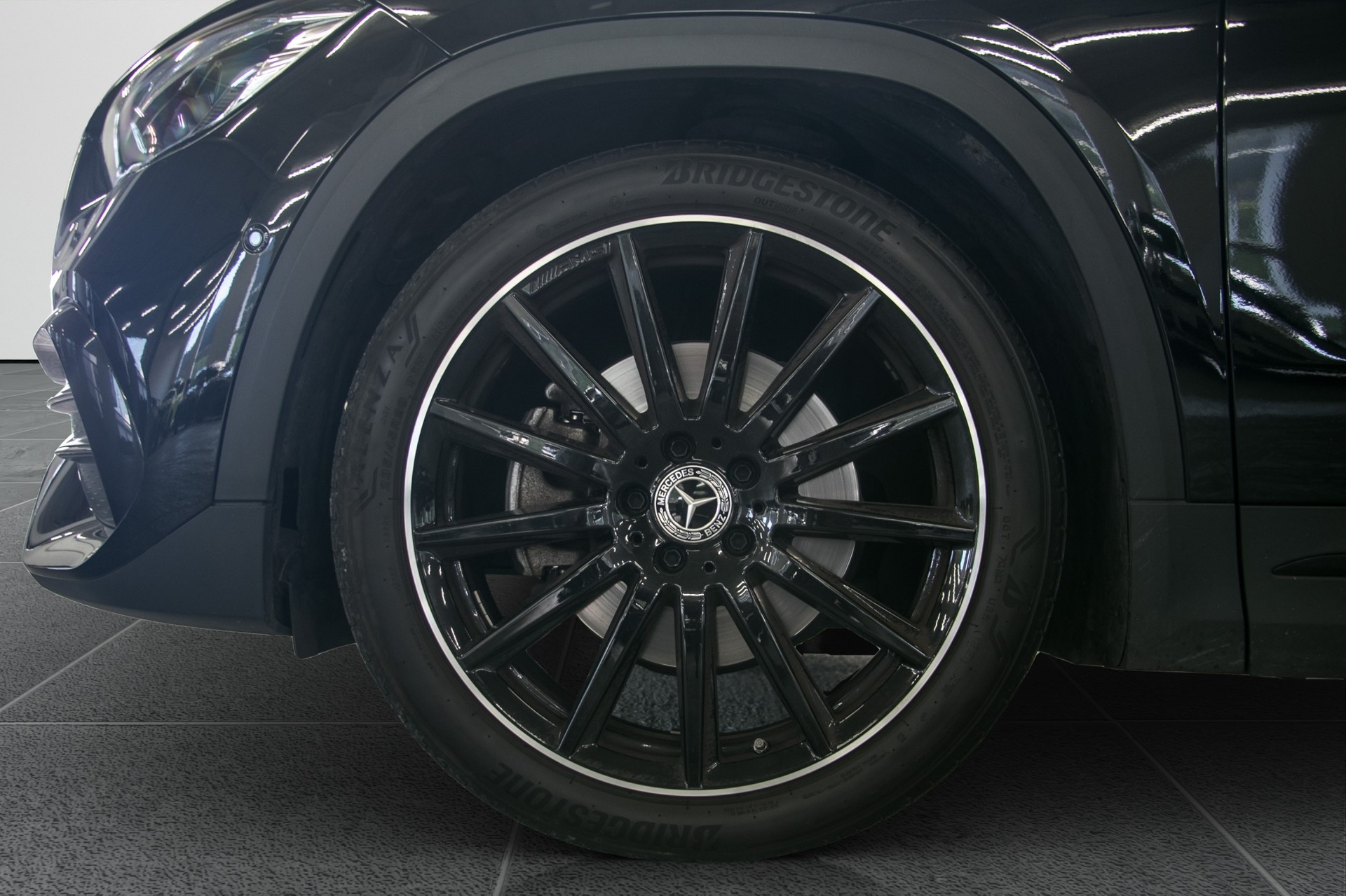 MERCEDES-BENZ GLA 220d 4Matic AMG Line 8G-DCT-image-15