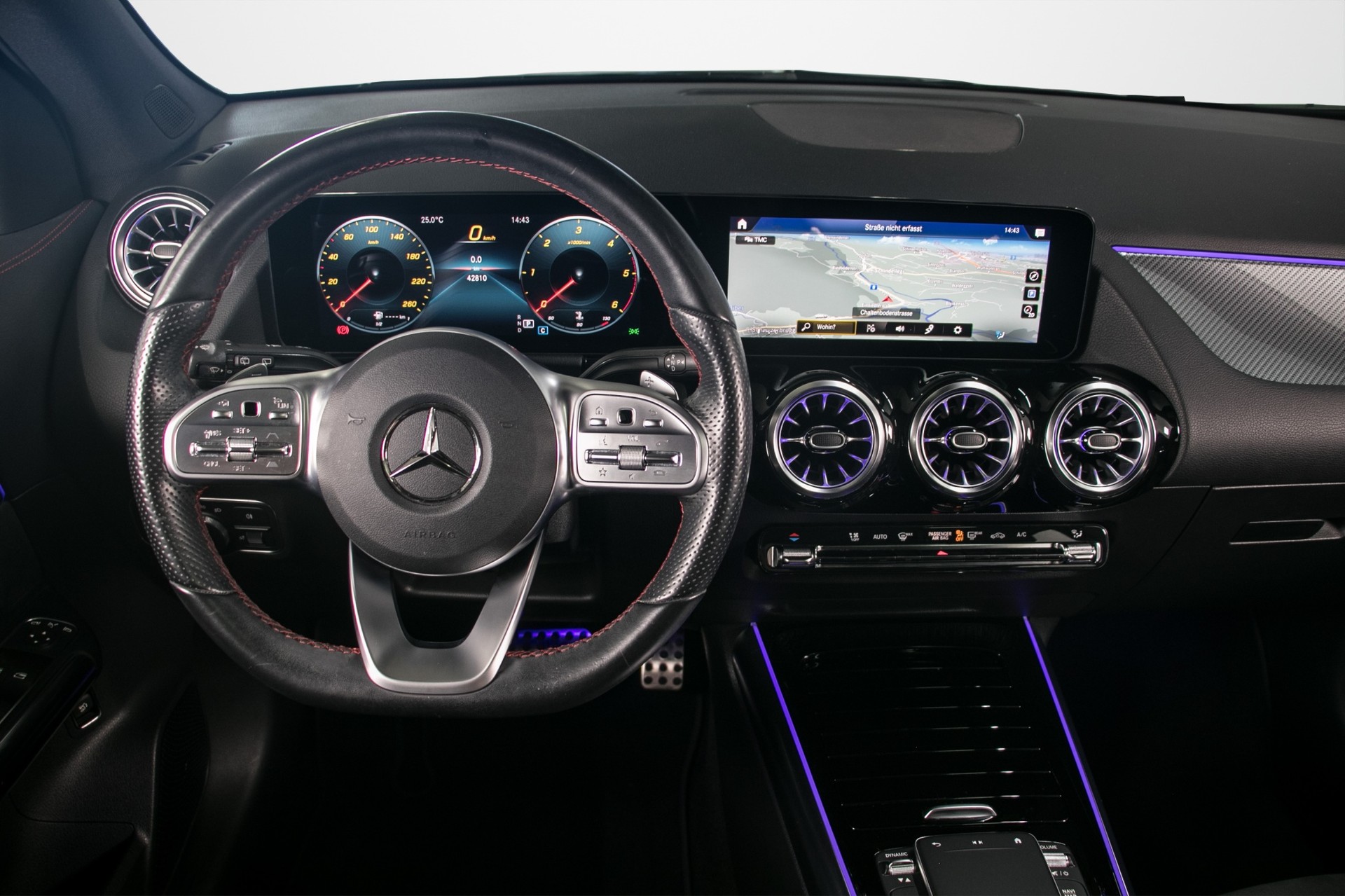 MERCEDES-BENZ GLA 220d 4Matic AMG Line 8G-DCT-image-4