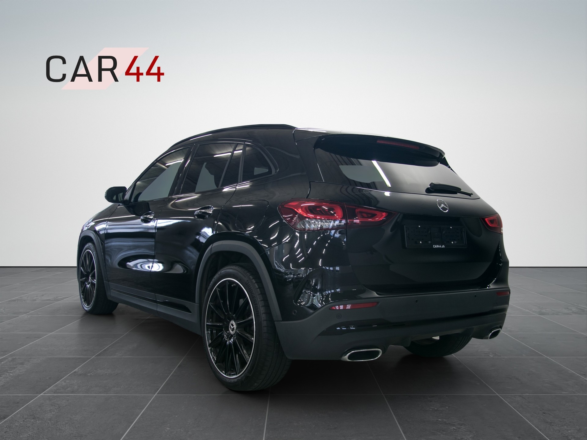 MERCEDES-BENZ GLA 220d 4Matic AMG Line 8G-DCT-image-2