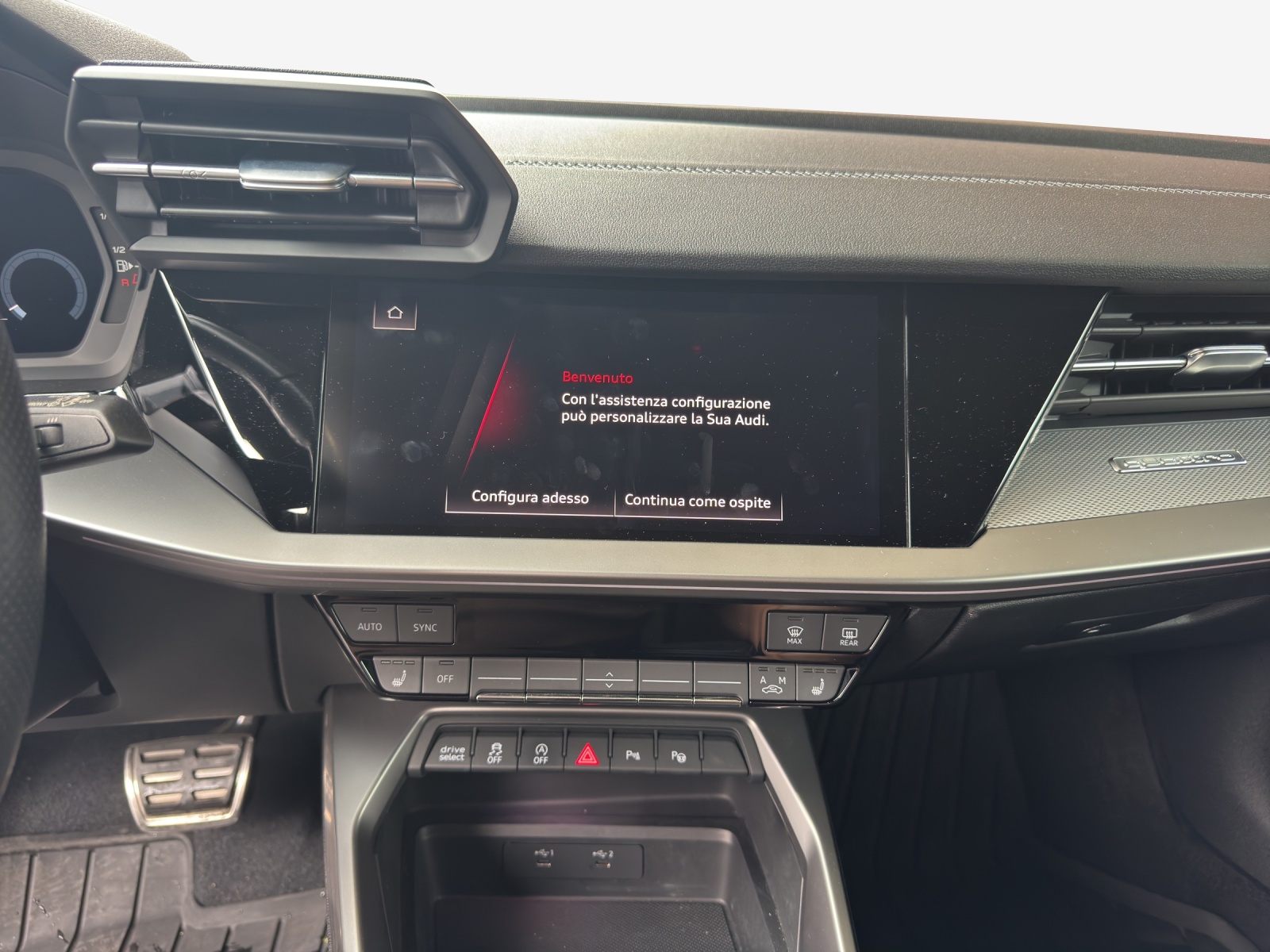 AUDI A3 Sportback 40 TFSI S line quattro S-tronic-image-10