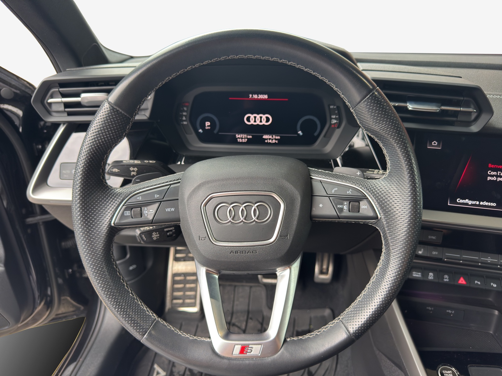 AUDI A3 Sportback 40 TFSI S line quattro S-tronic-image-9
