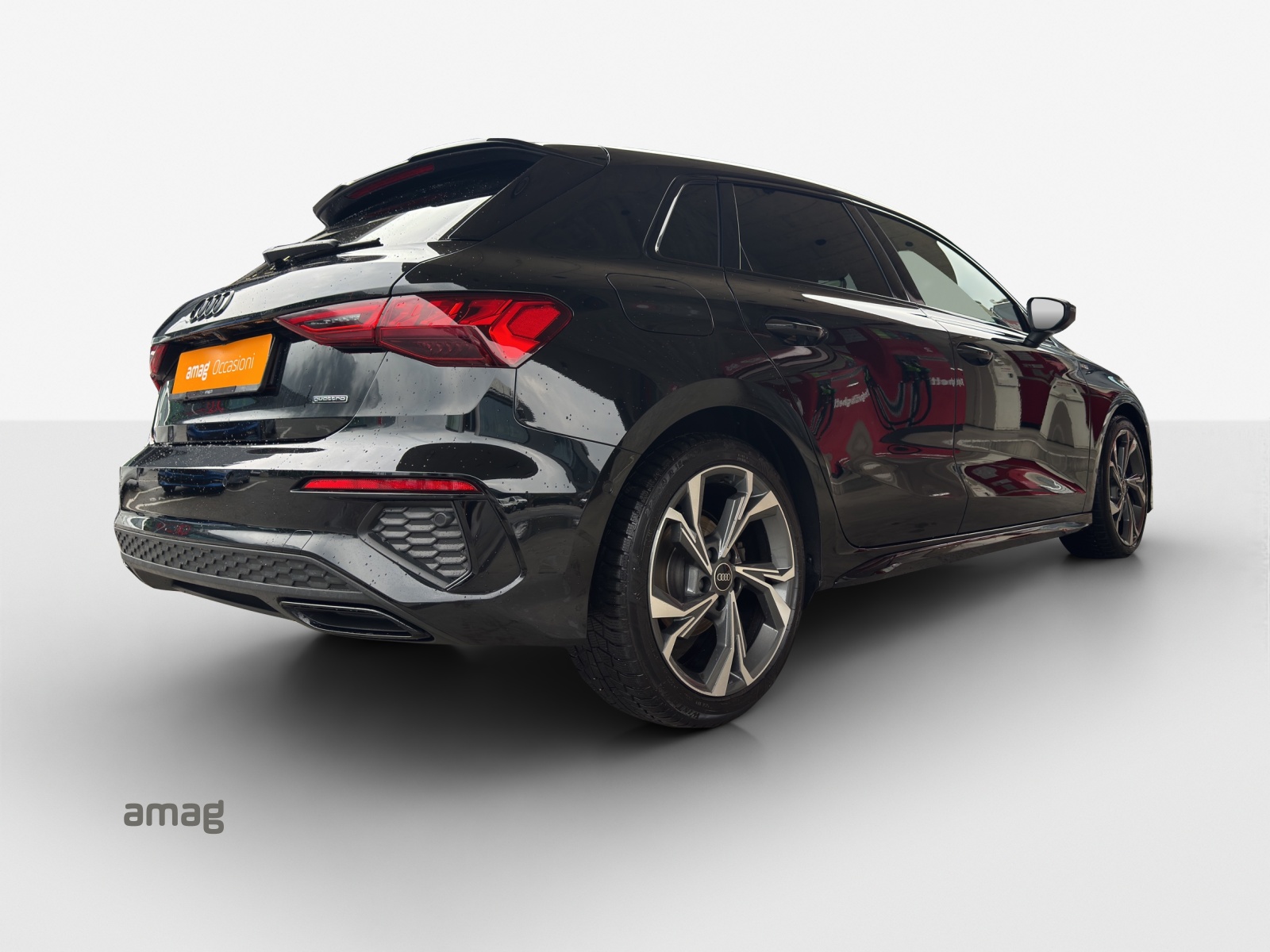 AUDI A3 Sportback 40 TFSI S line quattro S-tronic-image-4