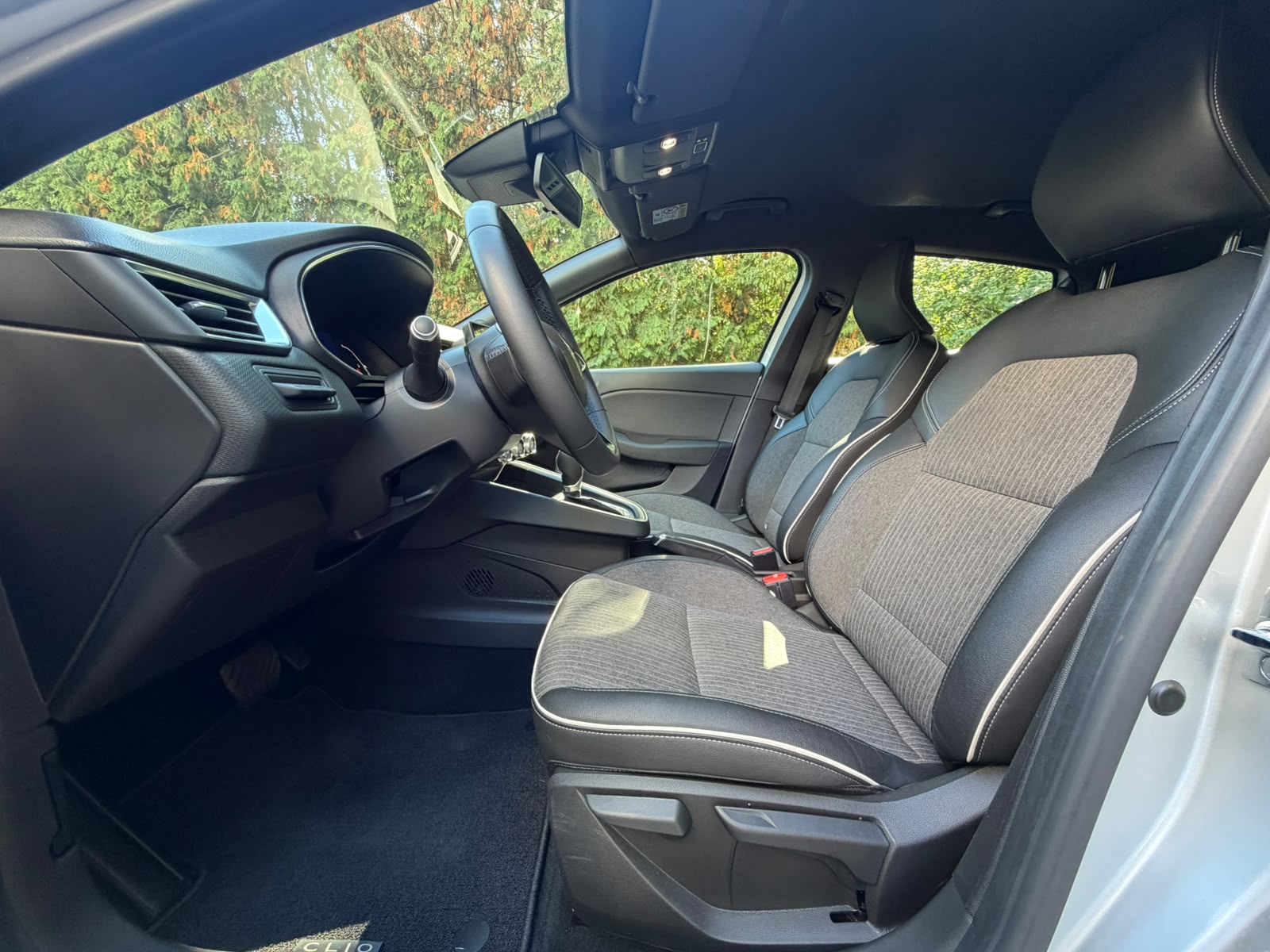 RENAULT Clio 1.6 E-Tech Intens-image-8