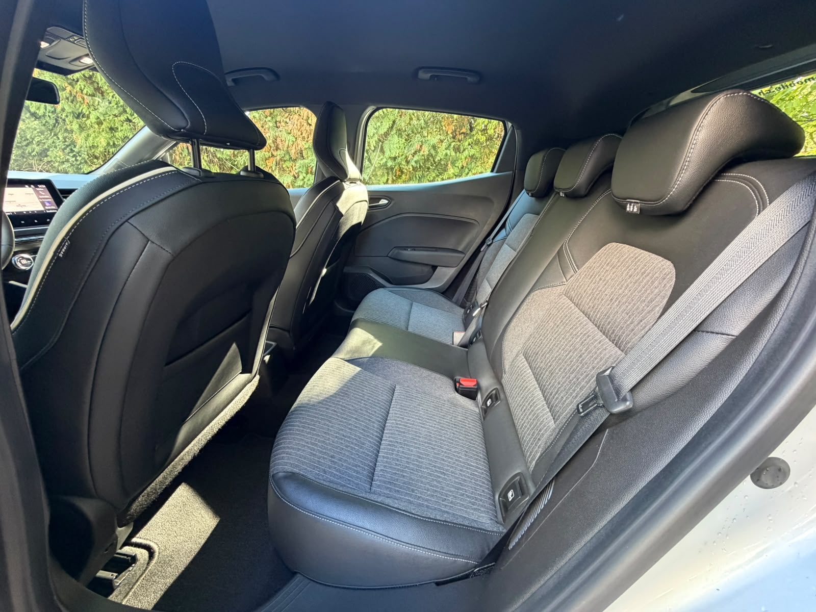 RENAULT Clio 1.6 E-Tech Intens-image-20
