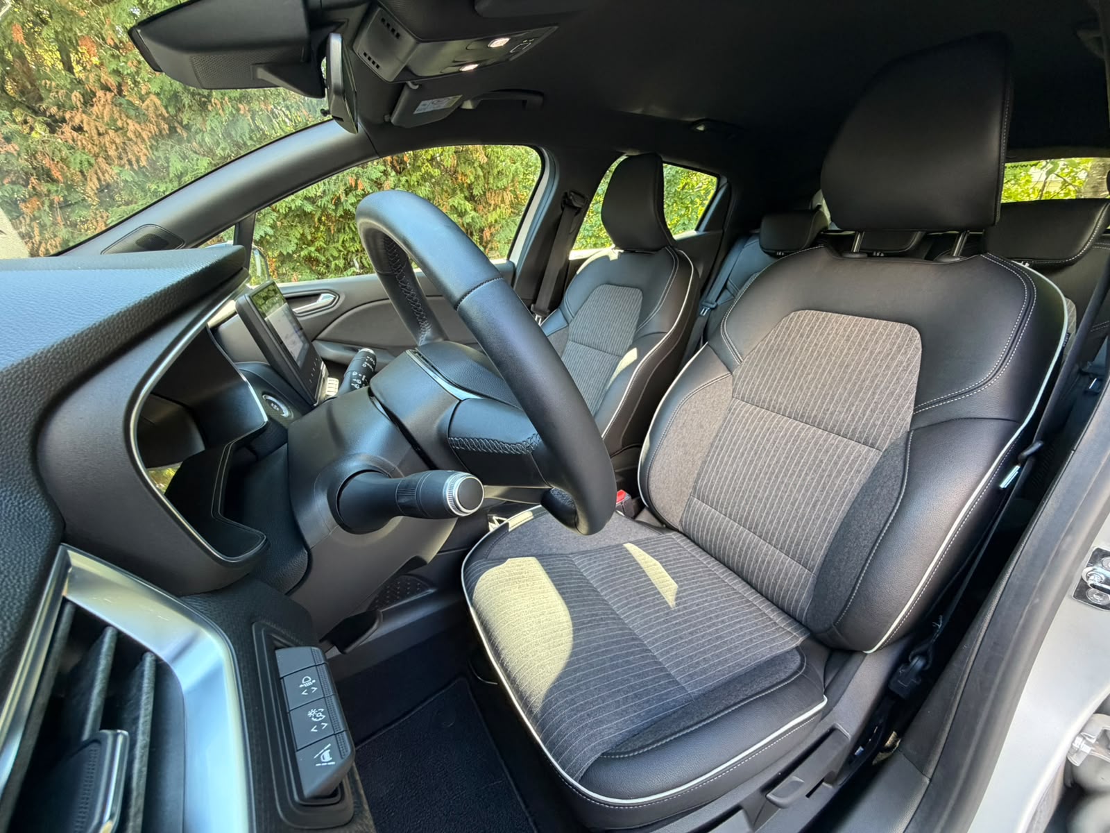 RENAULT Clio 1.6 E-Tech Intens-image-9