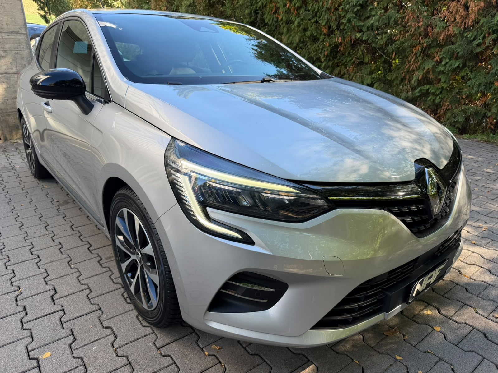 RENAULT Clio 1.6 E-Tech Intens-image-6