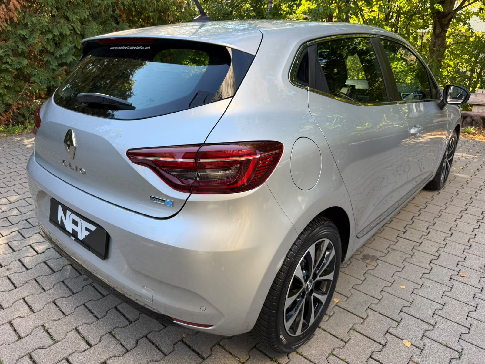 RENAULT Clio 1.6 E-Tech Intens-image-4