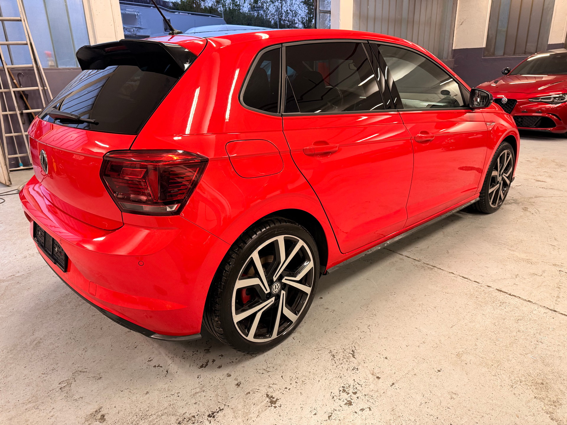 VW Polo 2.0 TSI GTI DSG-image-5