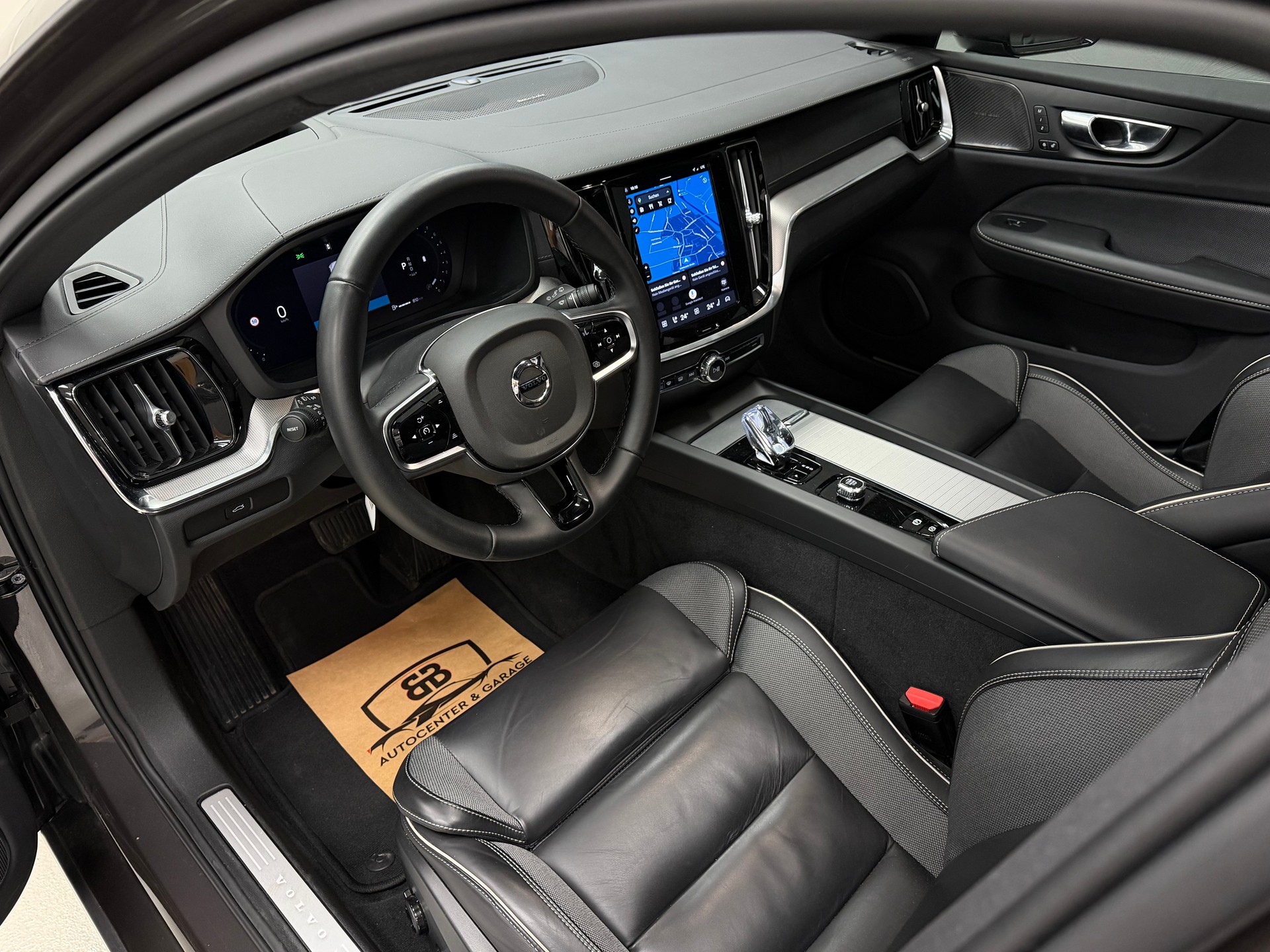 VOLVO V60 B4 Benzin Mild Hybrid Ultra Dark DCT-image-14