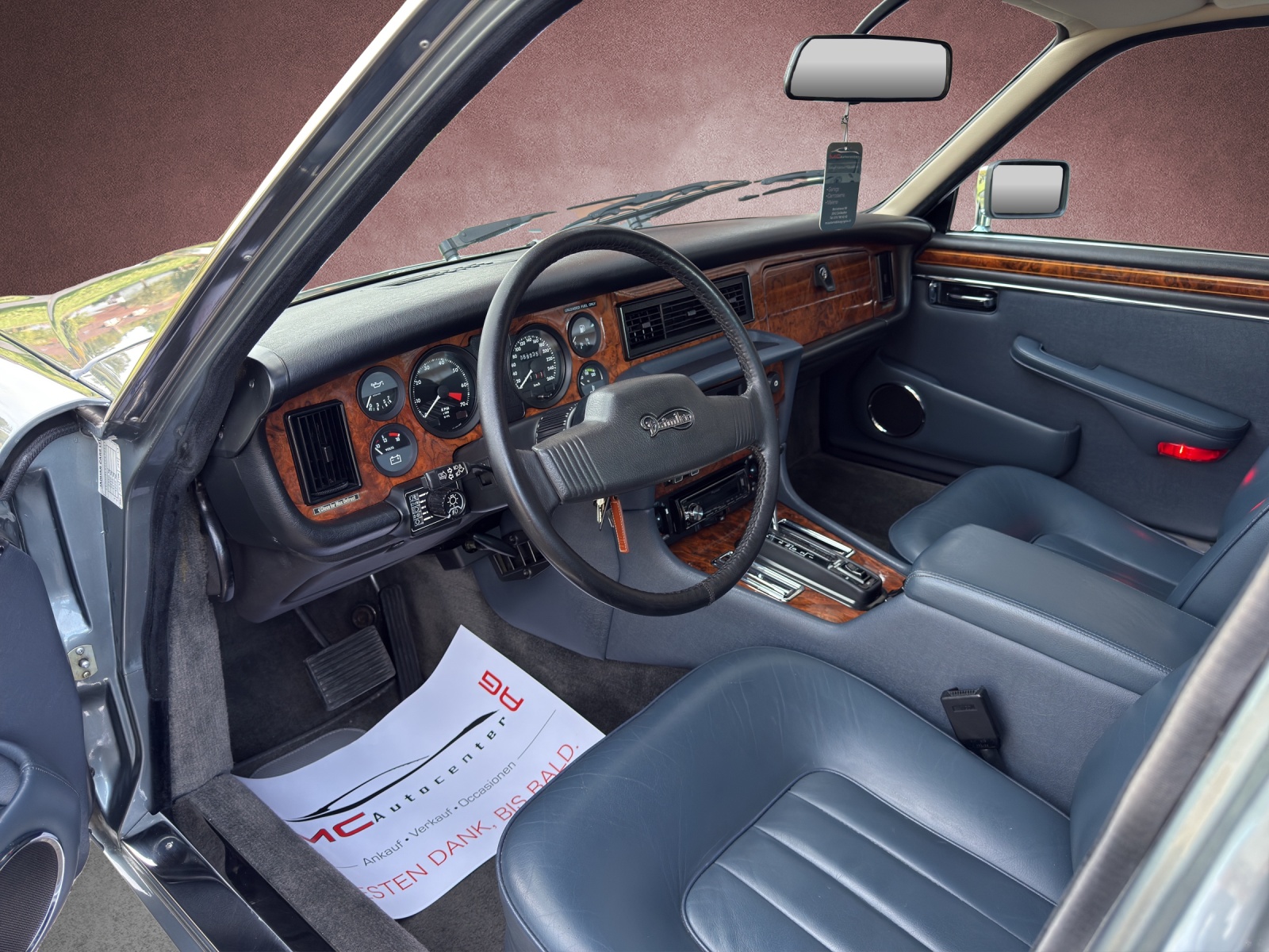 DAIMLER 5.3 Double Six-image-6
