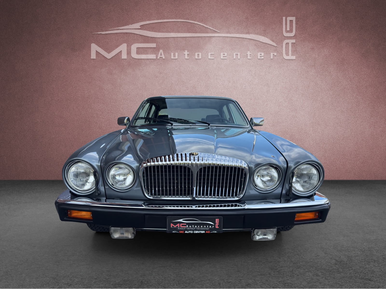 DAIMLER 5.3 Double Six-image-3