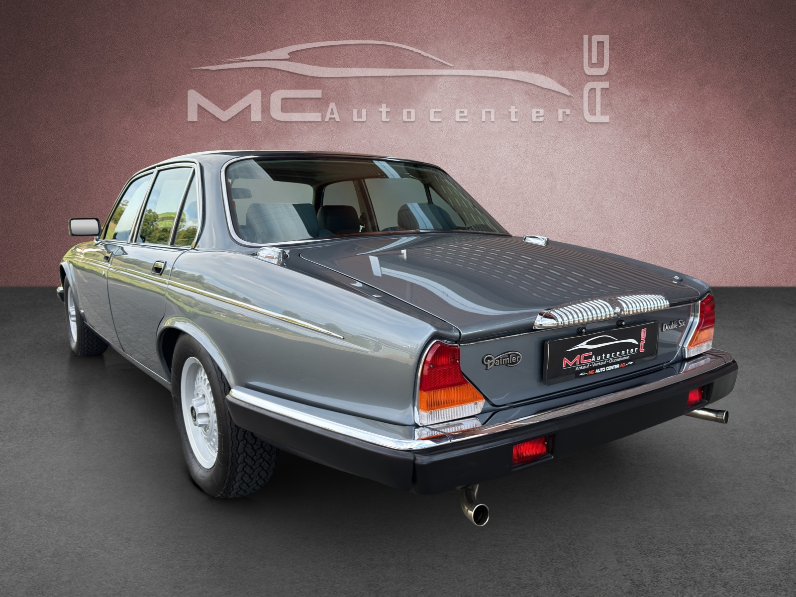 DAIMLER 5.3 Double Six-image-2