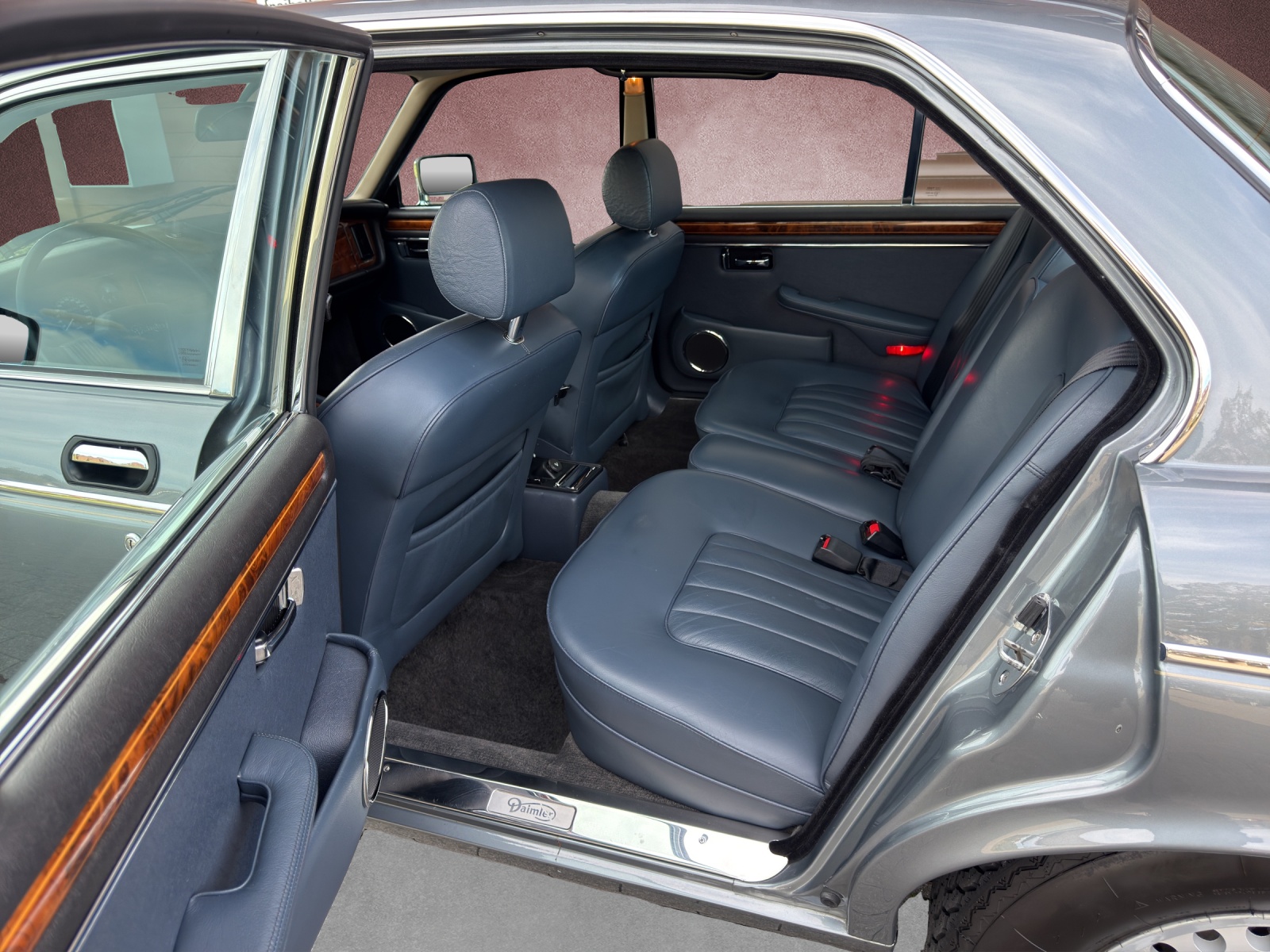 DAIMLER 5.3 Double Six-image-12