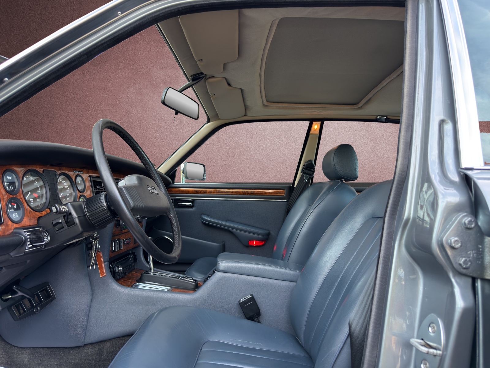 DAIMLER 5.3 Double Six-image-11