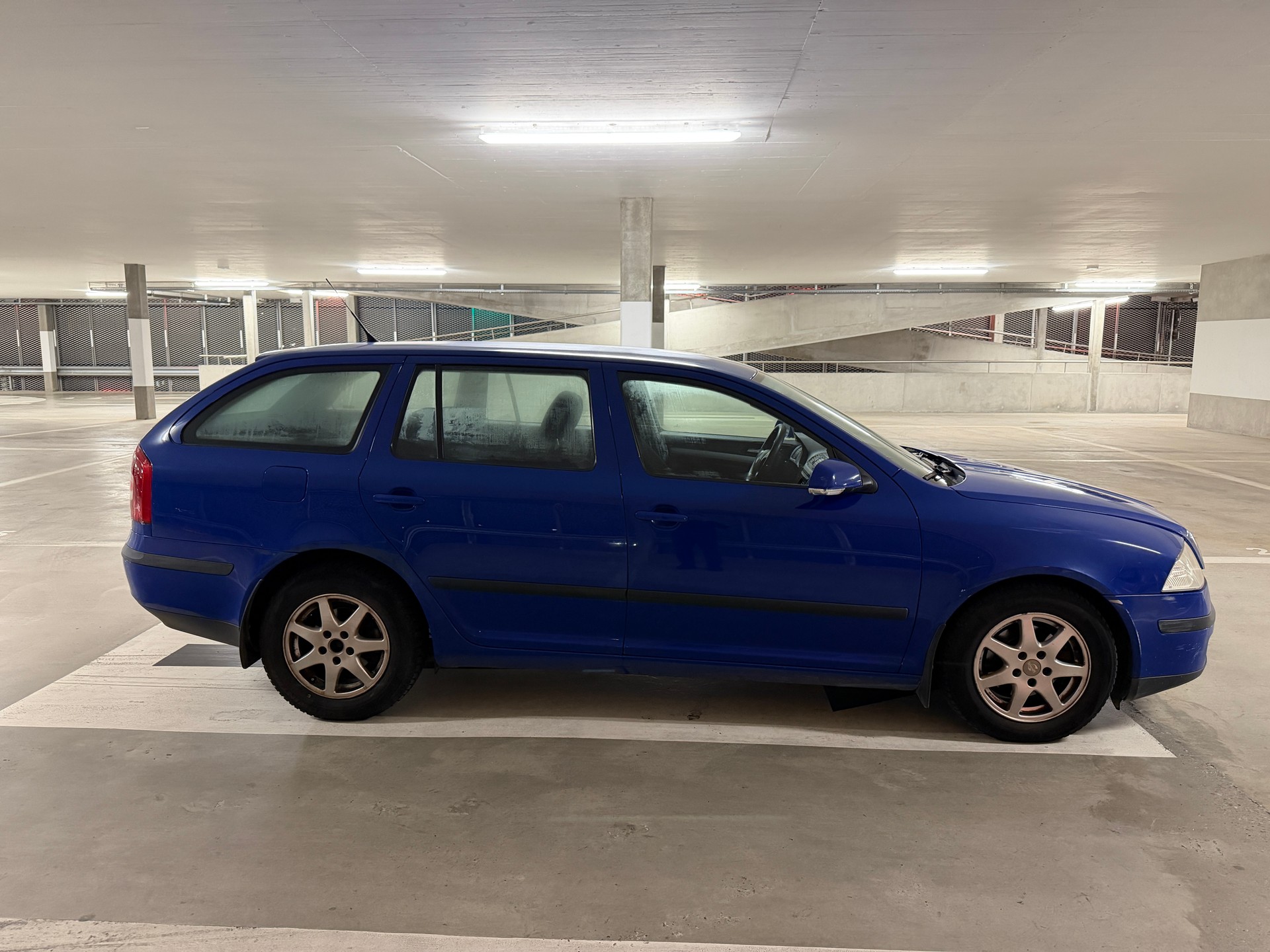 SKODA Octavia 1.9 TDI Swiss Adventure 4x4 --image-1