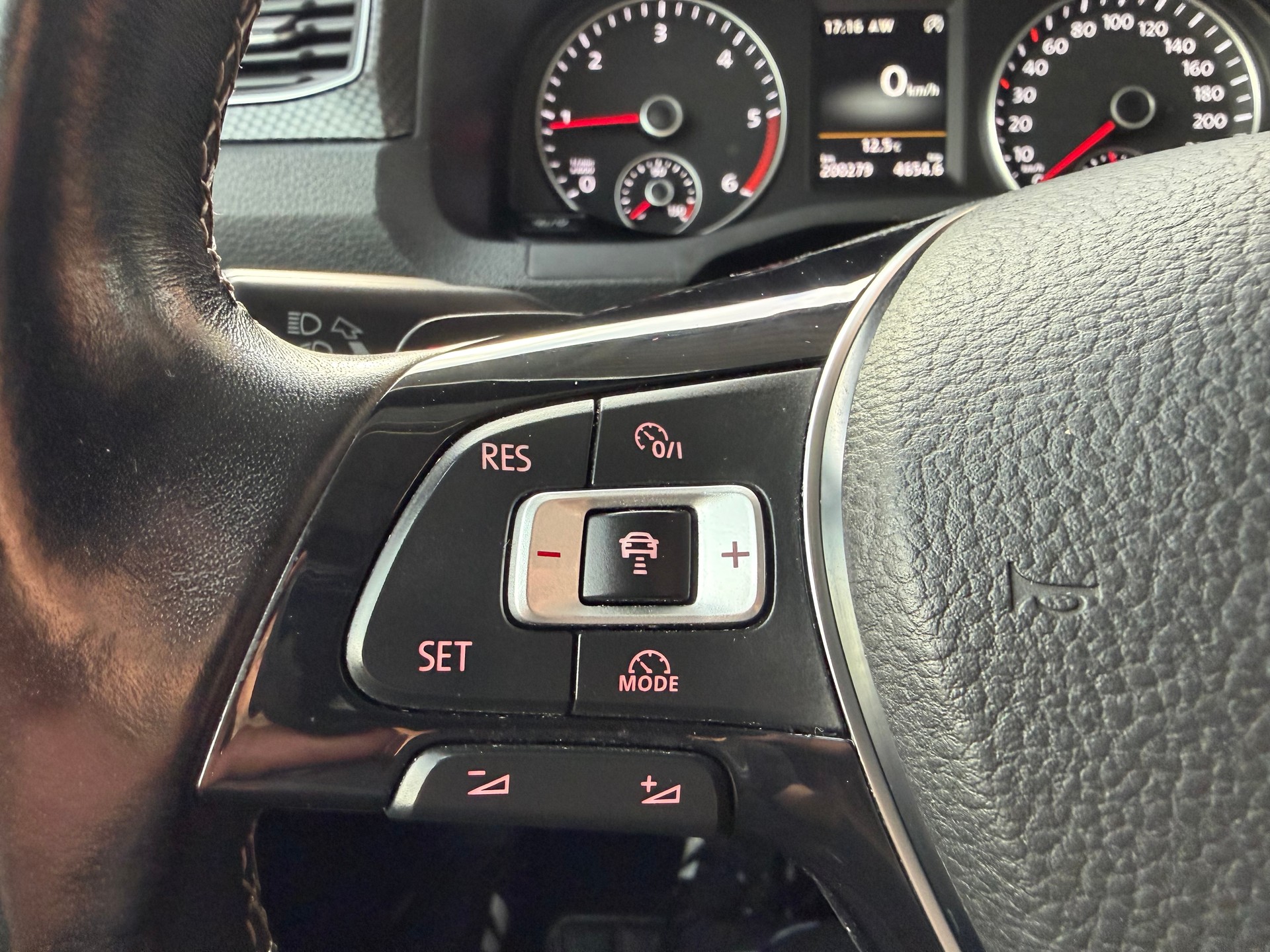 VW Caddy 2.0TDI 4Motion BlueMotion Technology DSG-image-13