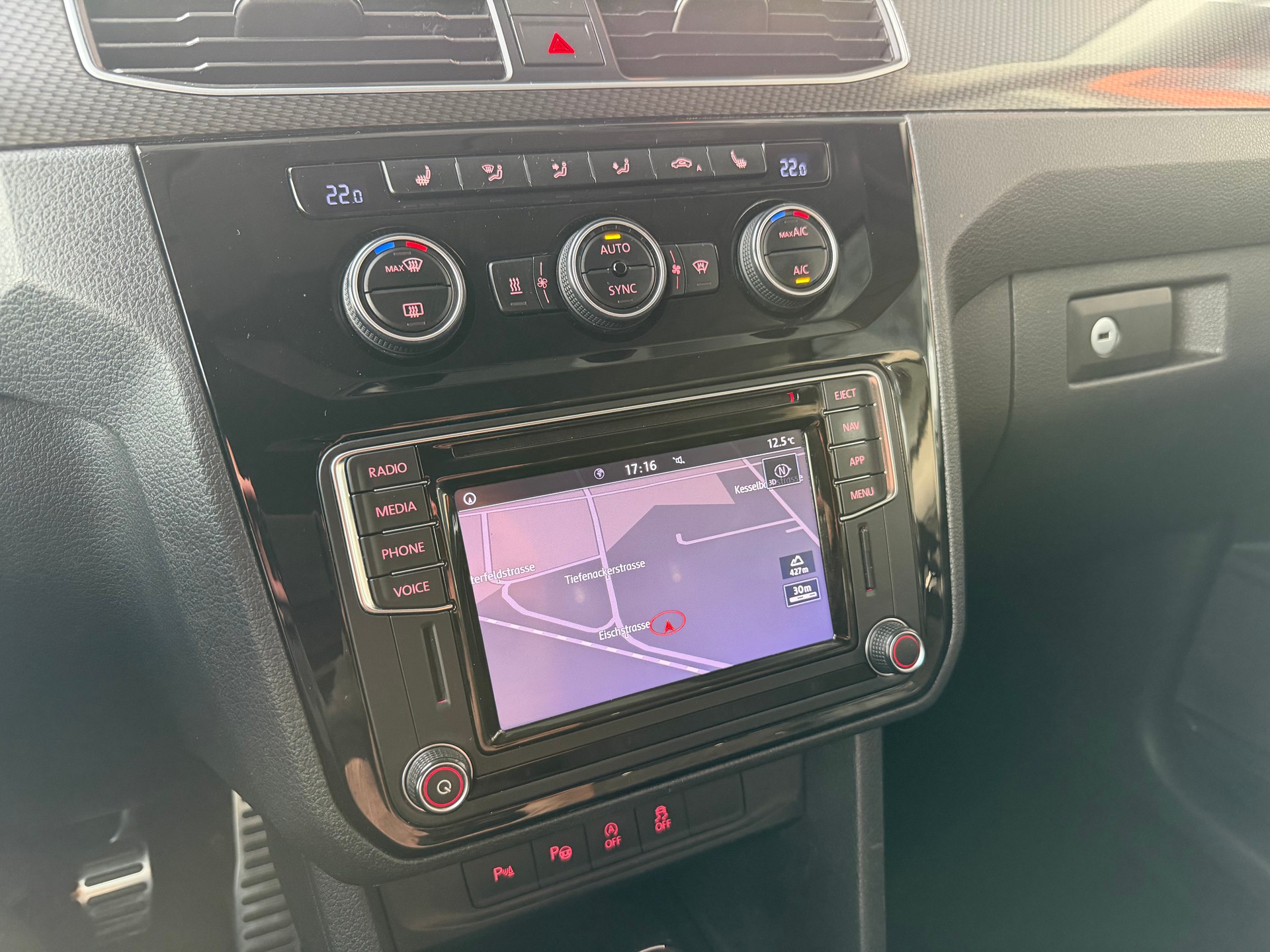 VW Caddy 2.0TDI 4Motion BlueMotion Technology DSG-image-10