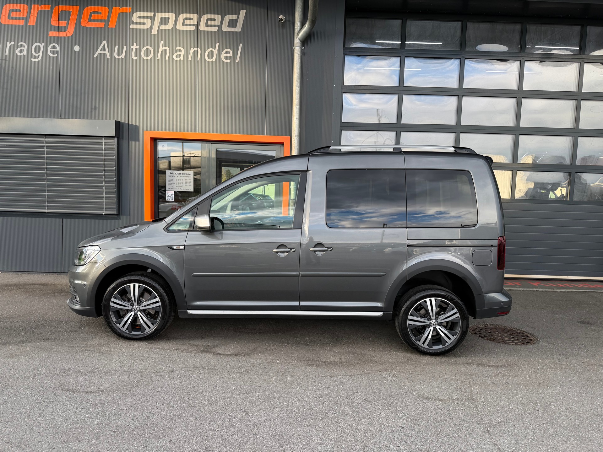 VW Caddy 2.0TDI 4Motion BlueMotion Technology DSG-image-3