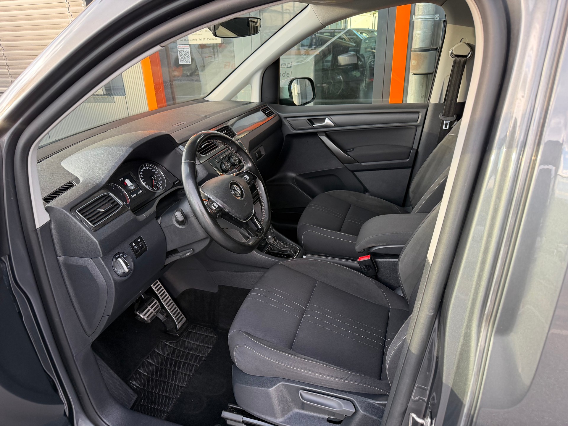 VW Caddy 2.0TDI 4Motion BlueMotion Technology DSG-image-6