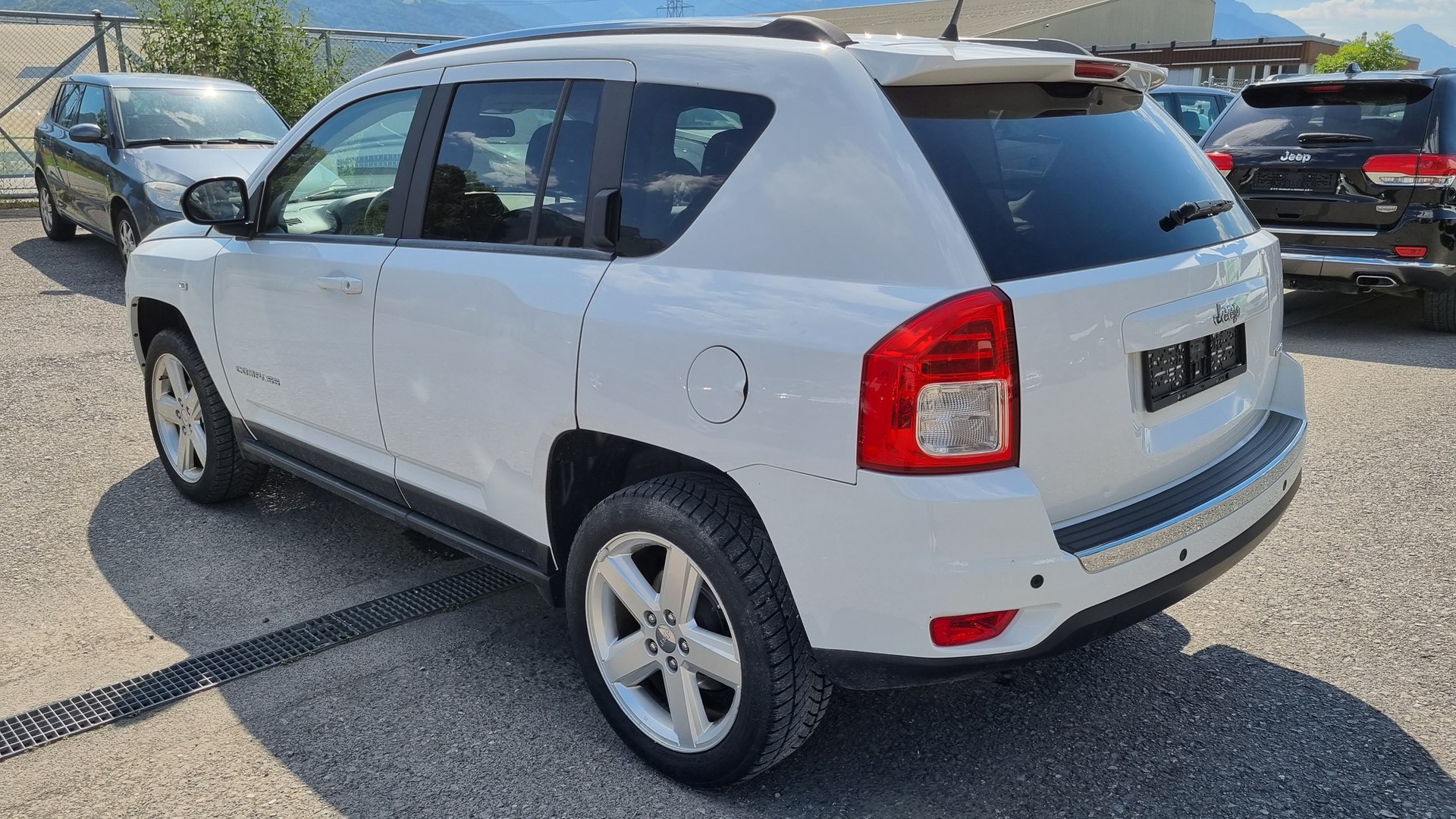 JEEP Compass 2.4 Limited CVT-image-3