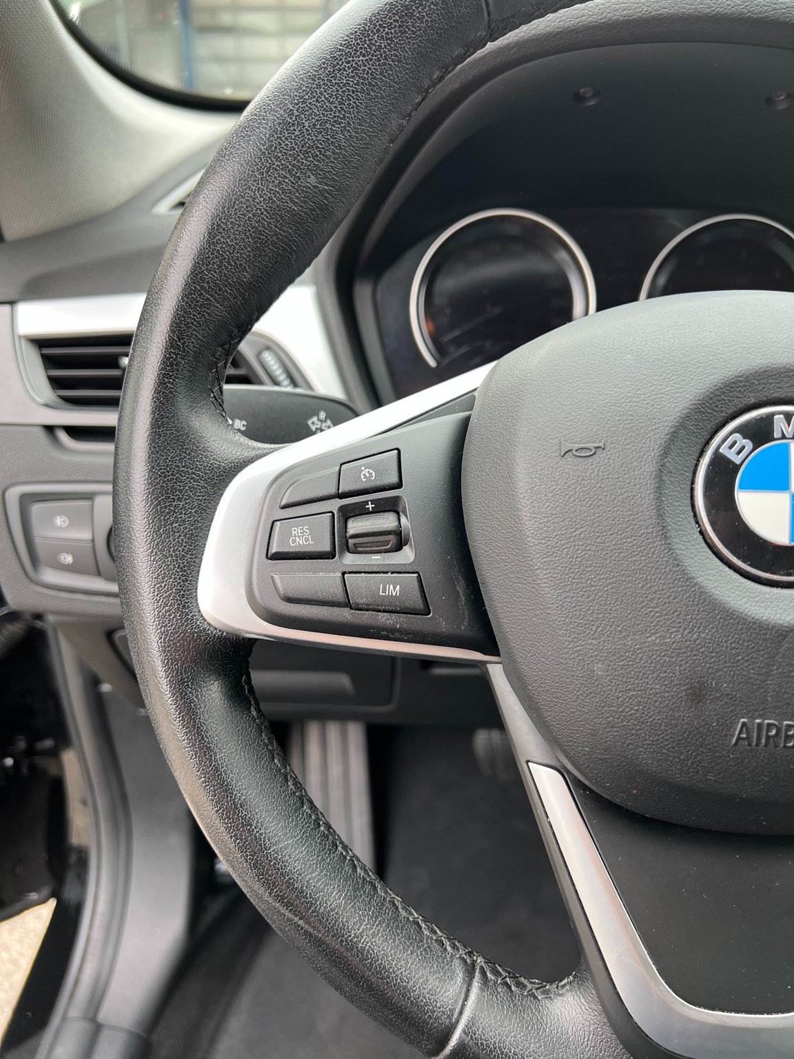 BMW X1 sDrive 18d Essential Edition Steptronic-image-14