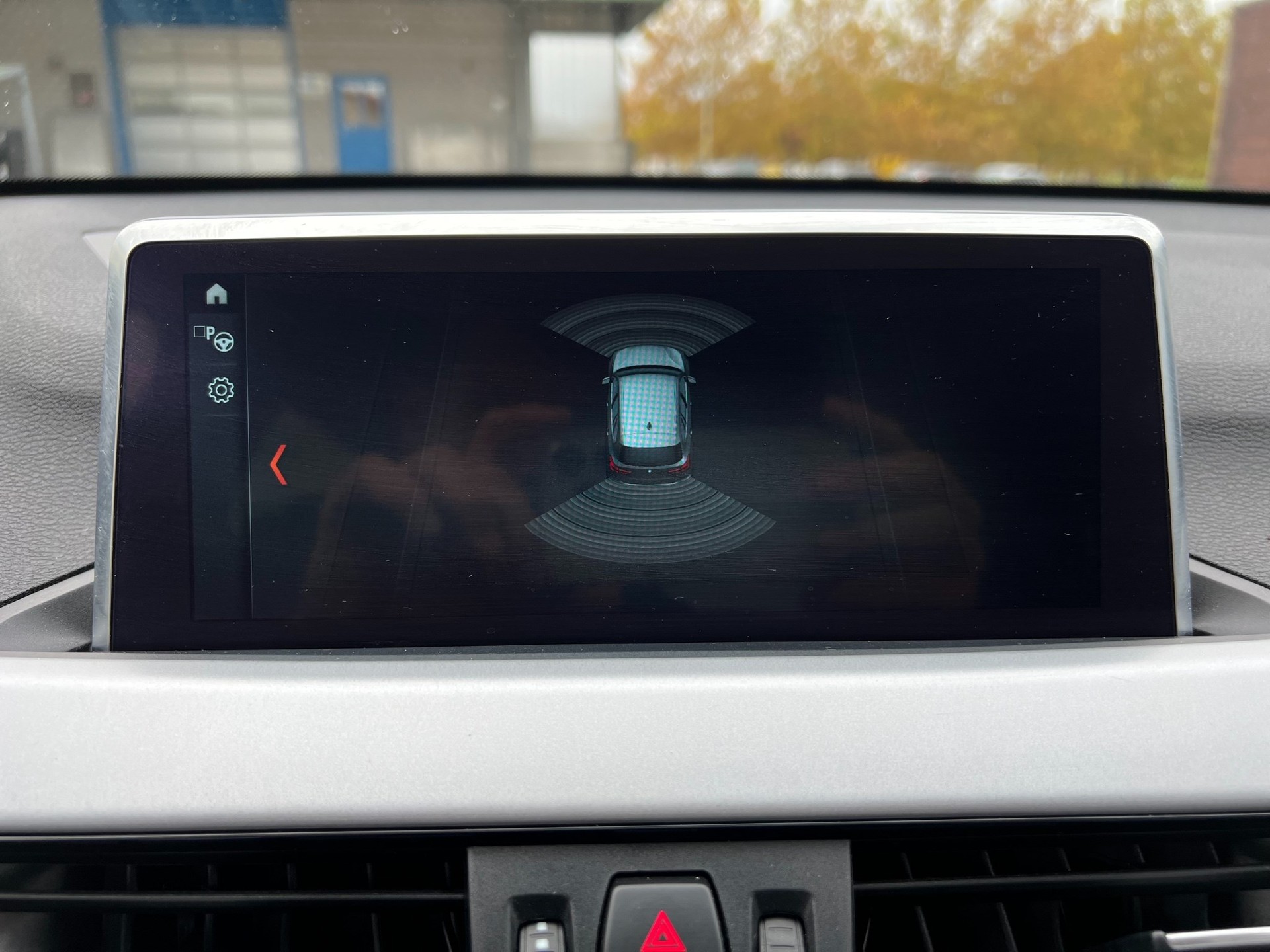 BMW X1 sDrive 18d Essential Edition Steptronic-image-7