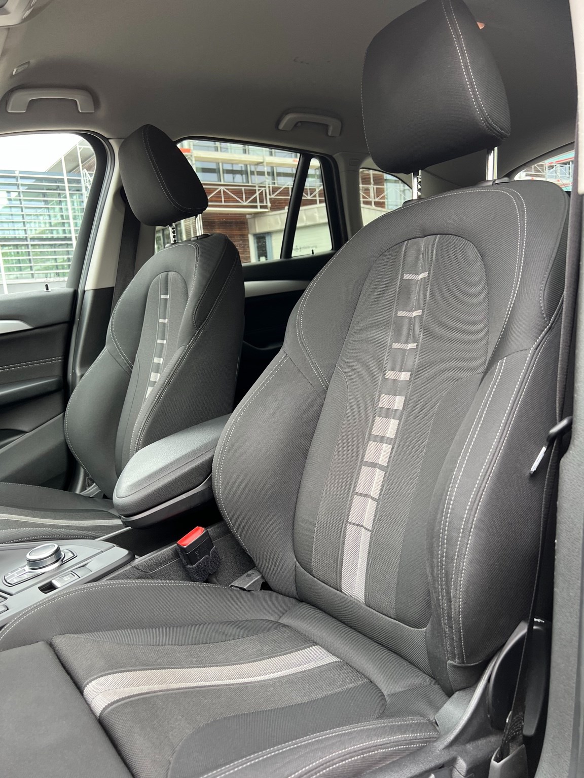 BMW X1 sDrive 18d Essential Edition Steptronic-image-11