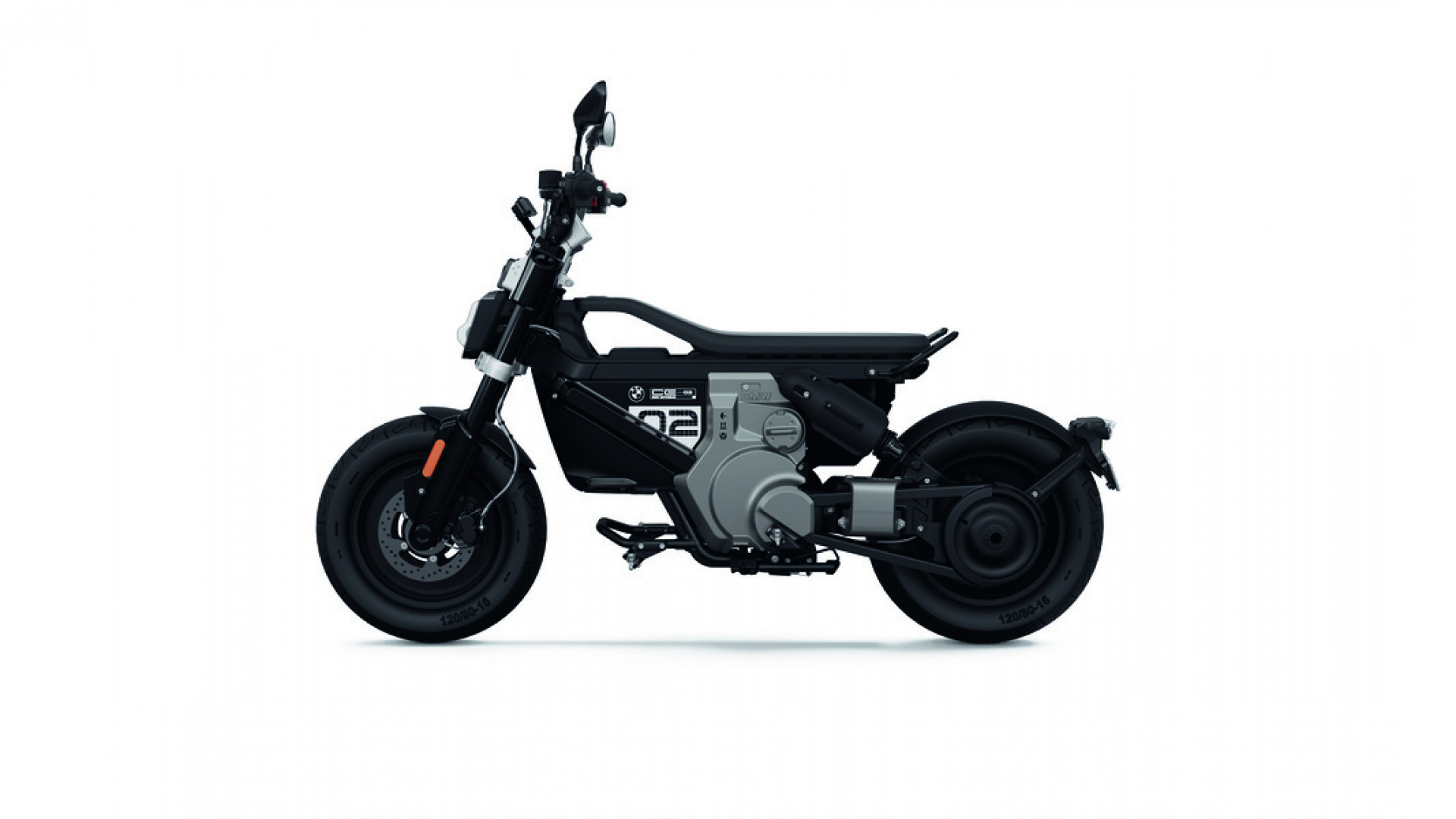 BMW CE 02 Highline-showroom-element-1