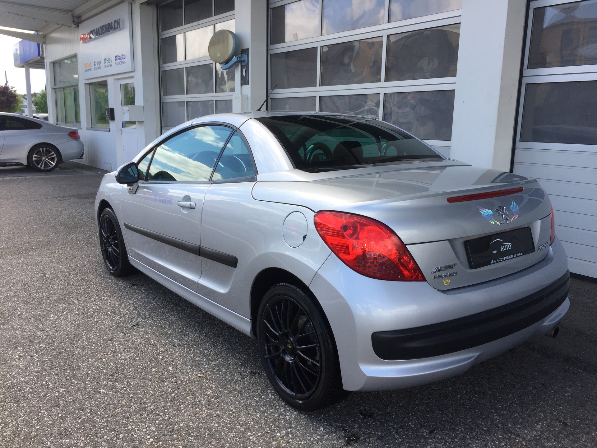 PEUGEOT 207 CC 1.6 16V Turbo Platinium Edition-image-4