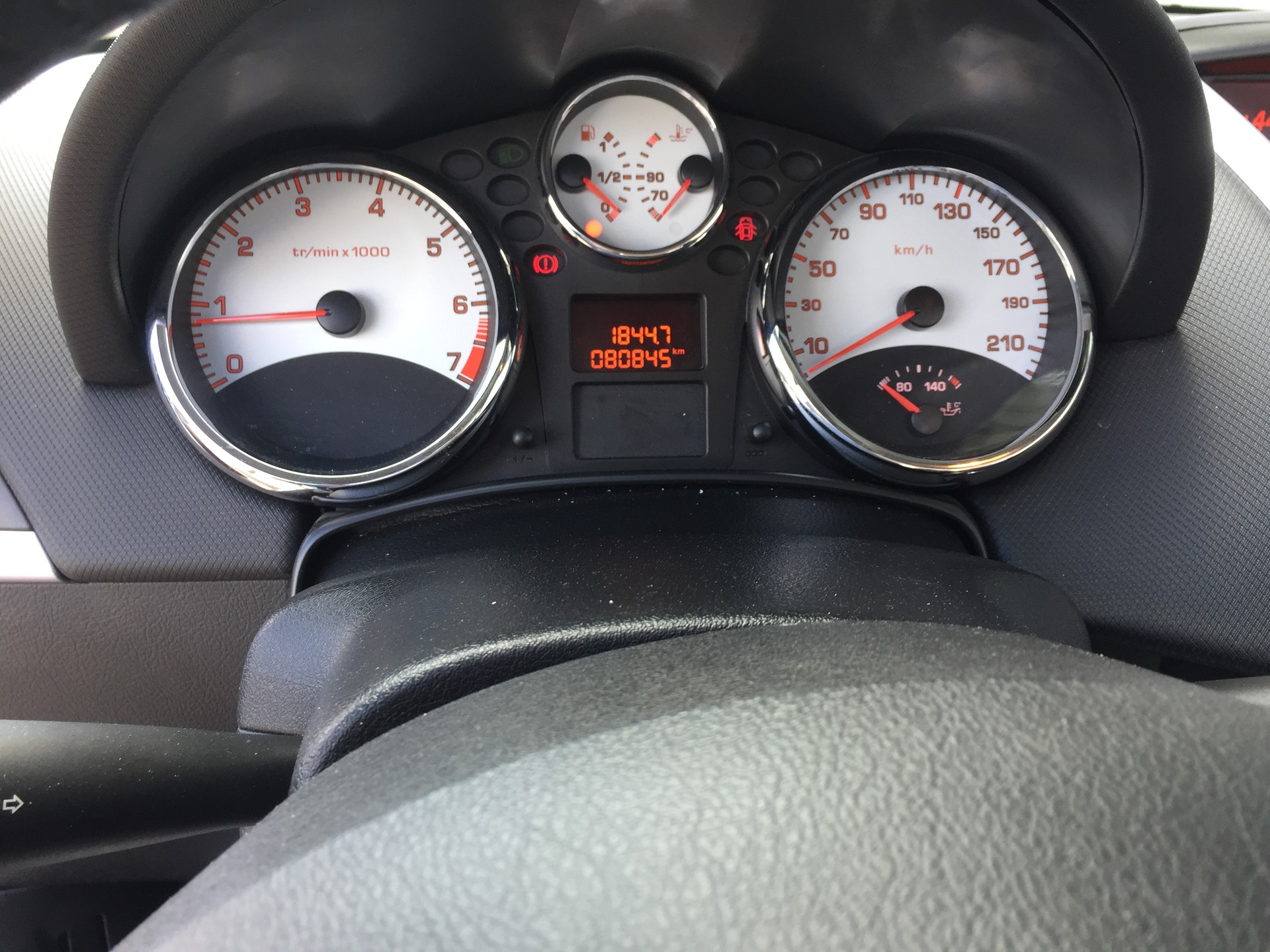 PEUGEOT 207 CC 1.6 16V Turbo Platinium Edition-image-10