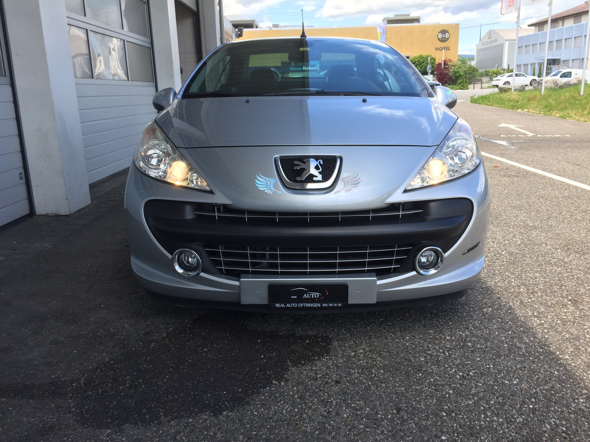 PEUGEOT 207 CC 1.6 16V Turbo Platinium Edition-image-0