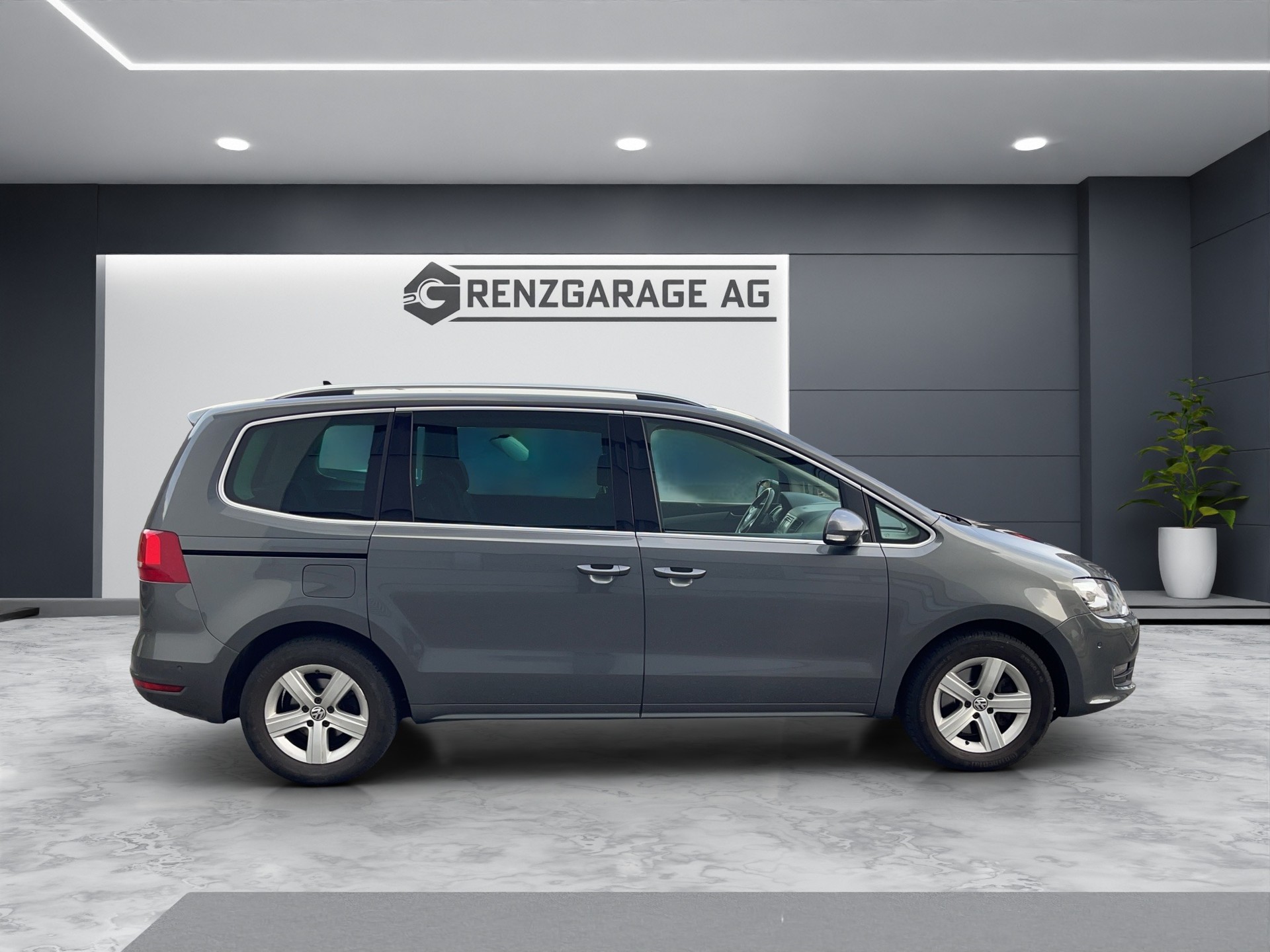 VW Sharan 2.0 TDI BlueMotion Technology Design DSG-image-3