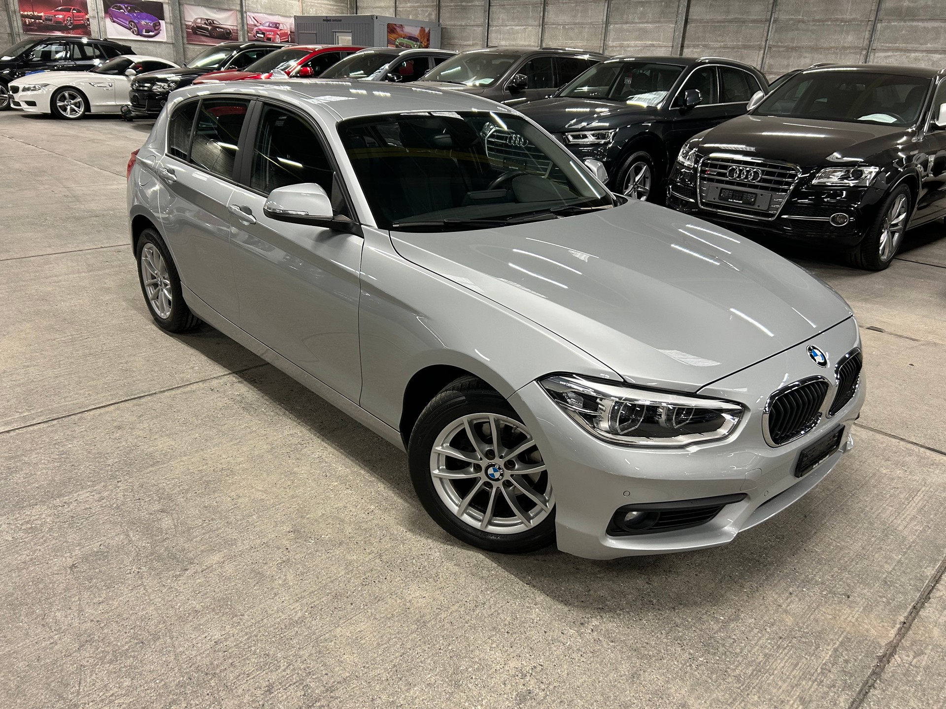 BMW 118i Steptronic-image-1