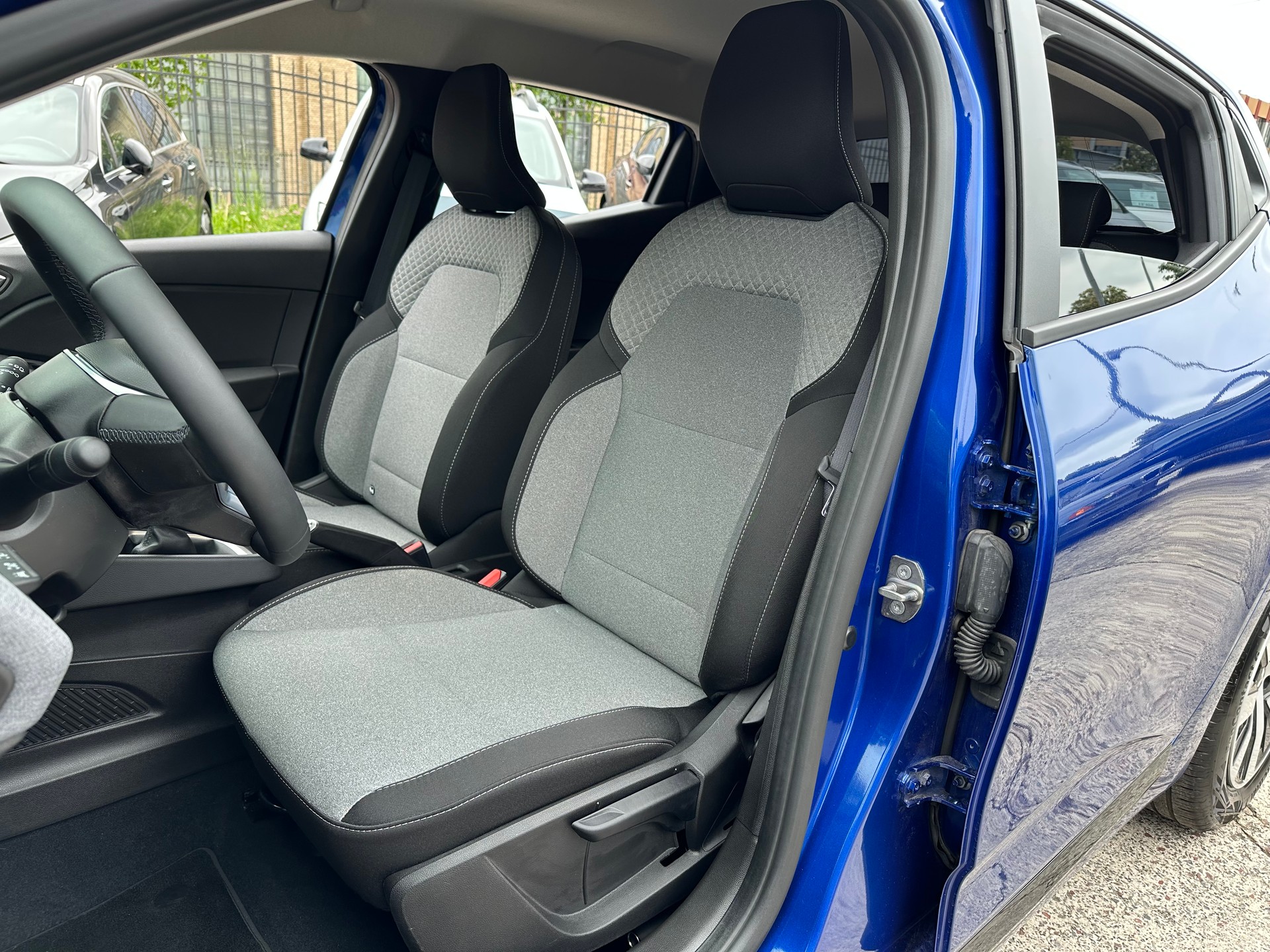MITSUBISHI COLT 1.0 Invite-image-12
