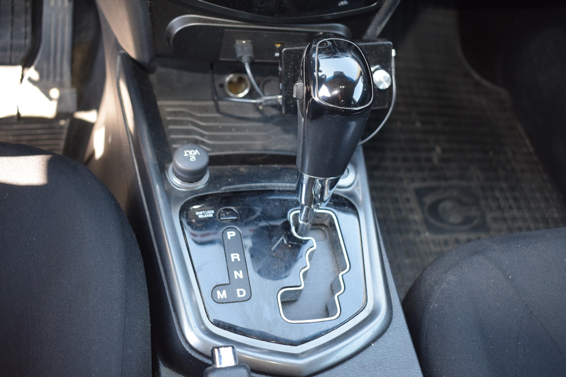 KGM-SsangYong XLV 1.6 eXDi Crystal 4WD Automatic-image-7