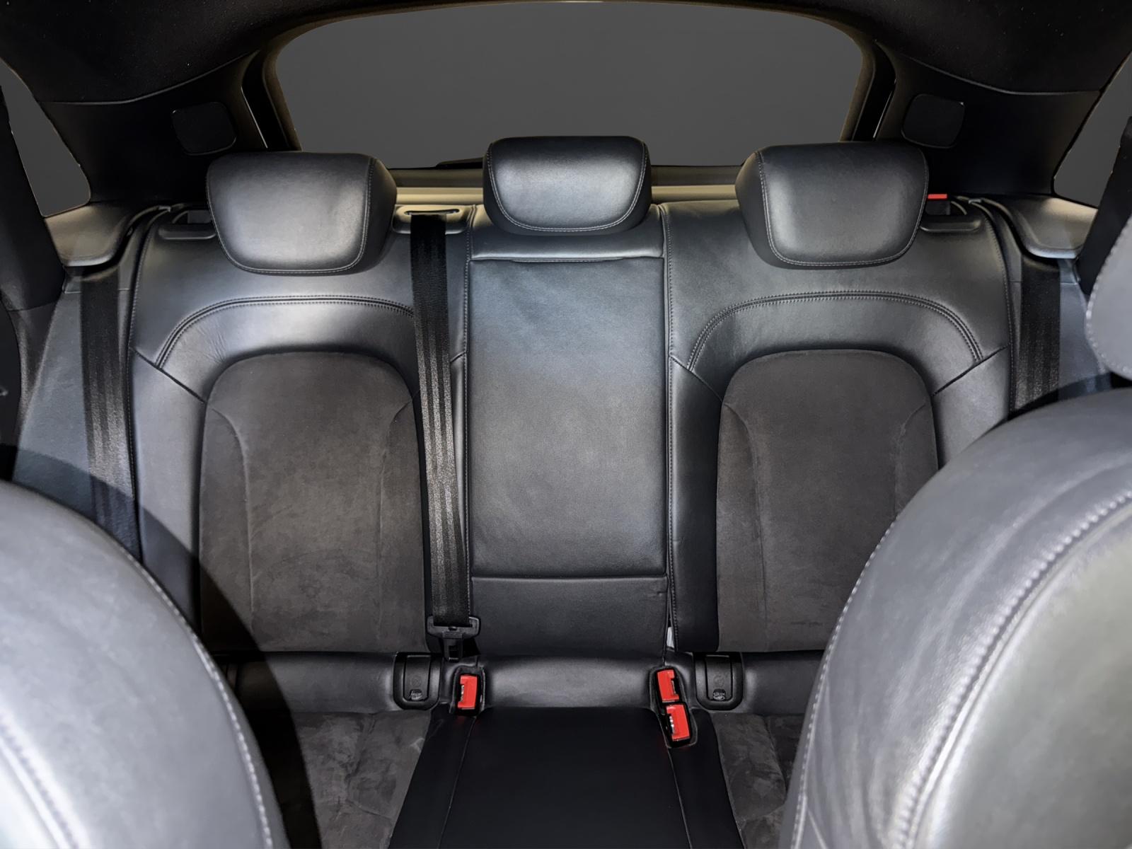 AUDI RS Q3 2.5 TFSI quattro S-tronic-image-9