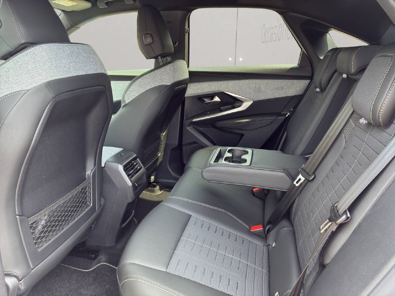 PEUGEOT 3008 1.2 Hybrid GT-image-8