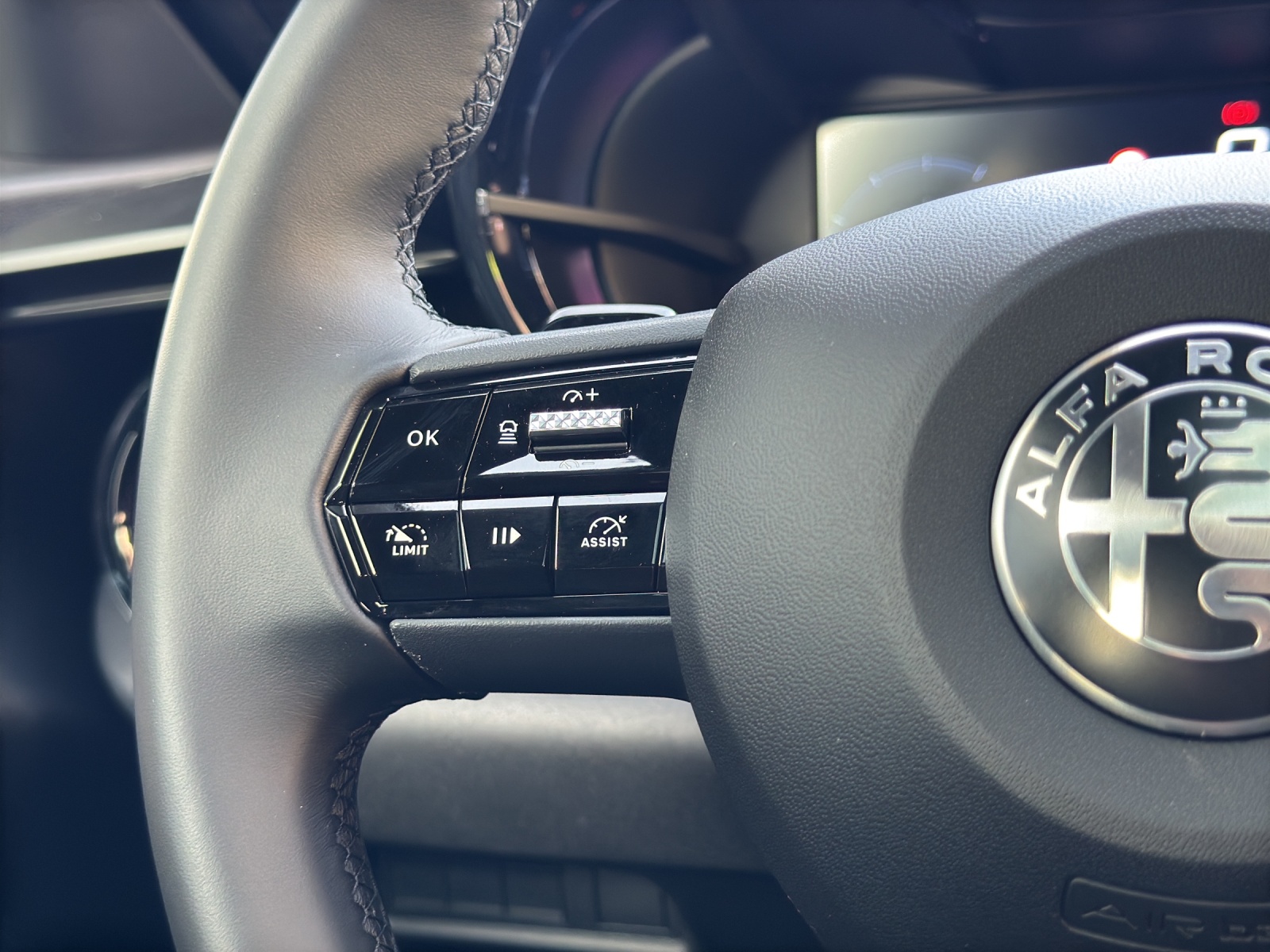 ALFA ROMEO Junior 1.2 Ibrida Q4 SKY-image-8