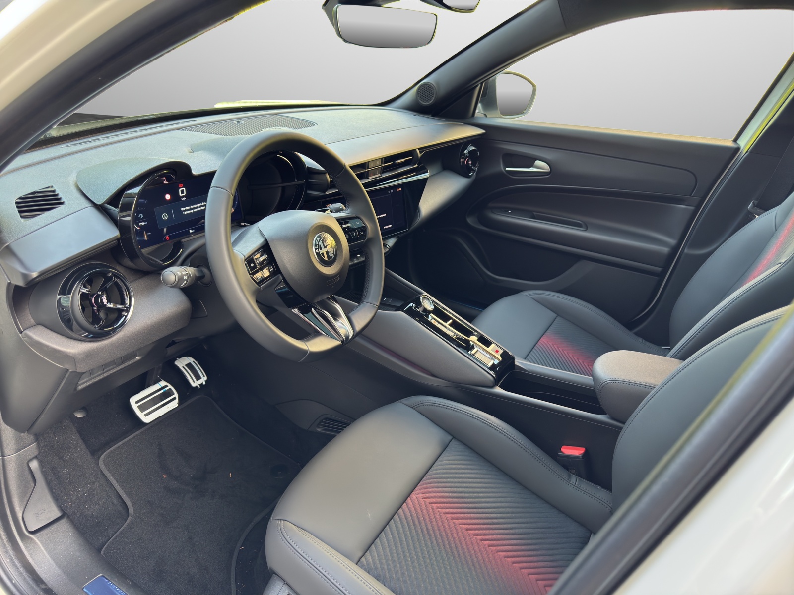 ALFA ROMEO Junior 1.2 Ibrida Q4 SKY-image-4
