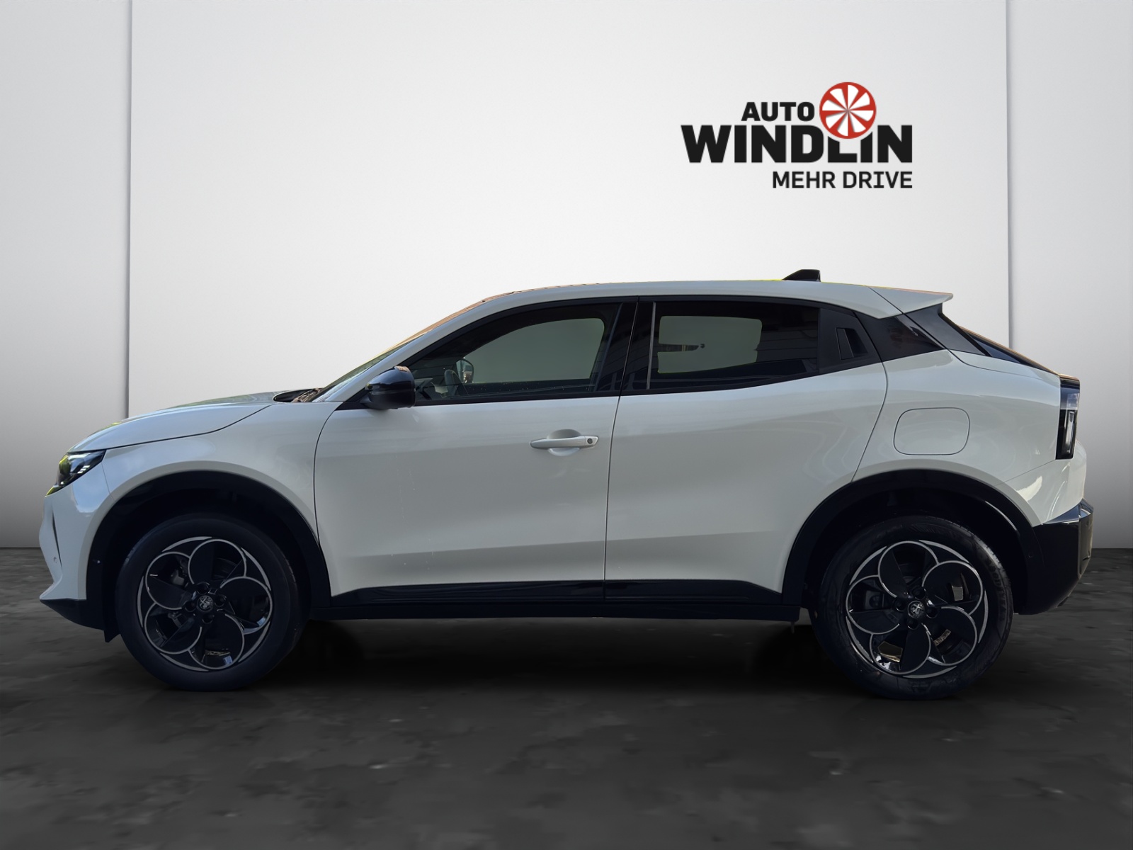 ALFA ROMEO Junior 1.2 Ibrida Q4 SKY-image-2