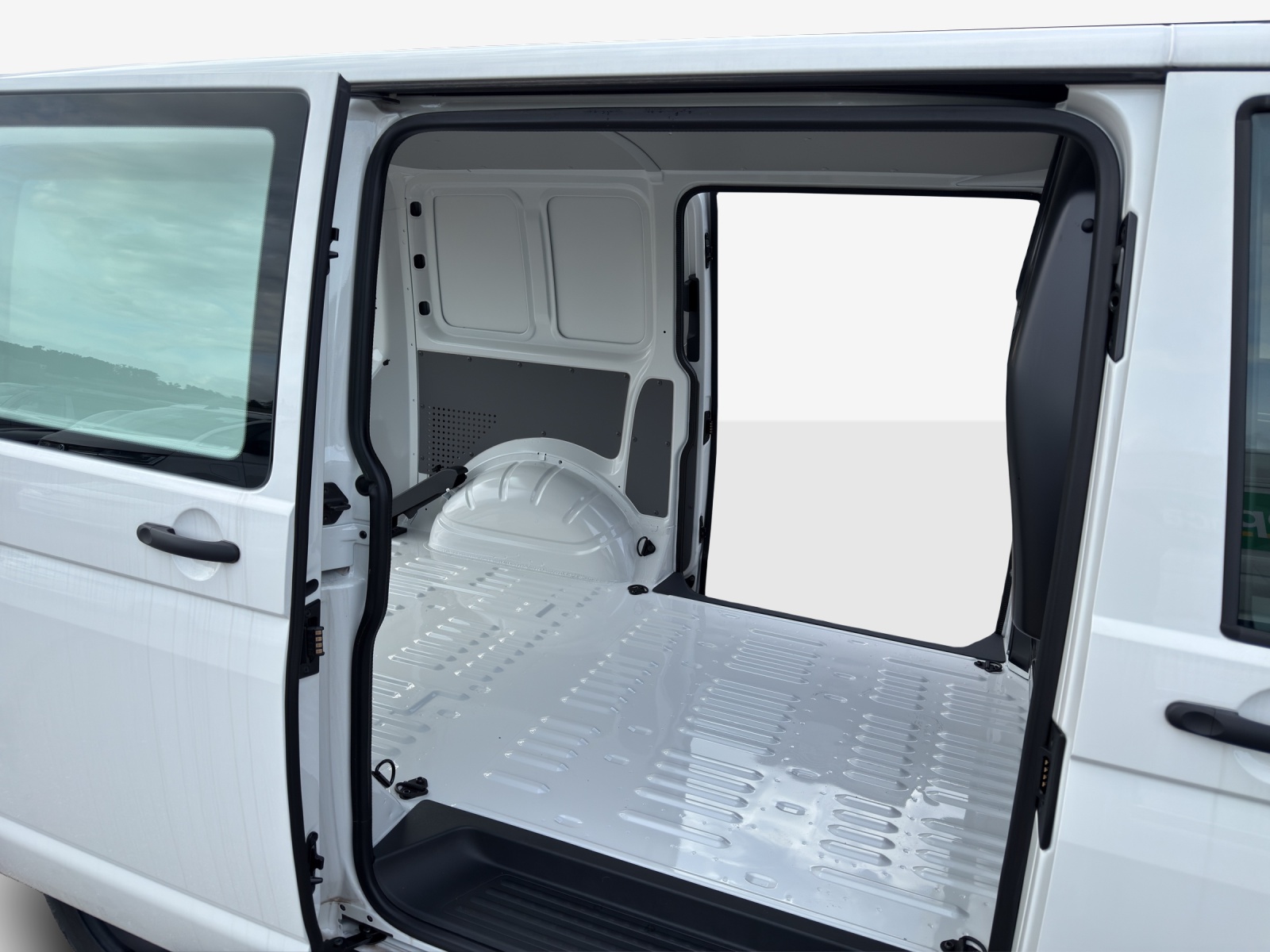 VW T6.1 2.0 TDI DSG-image-13