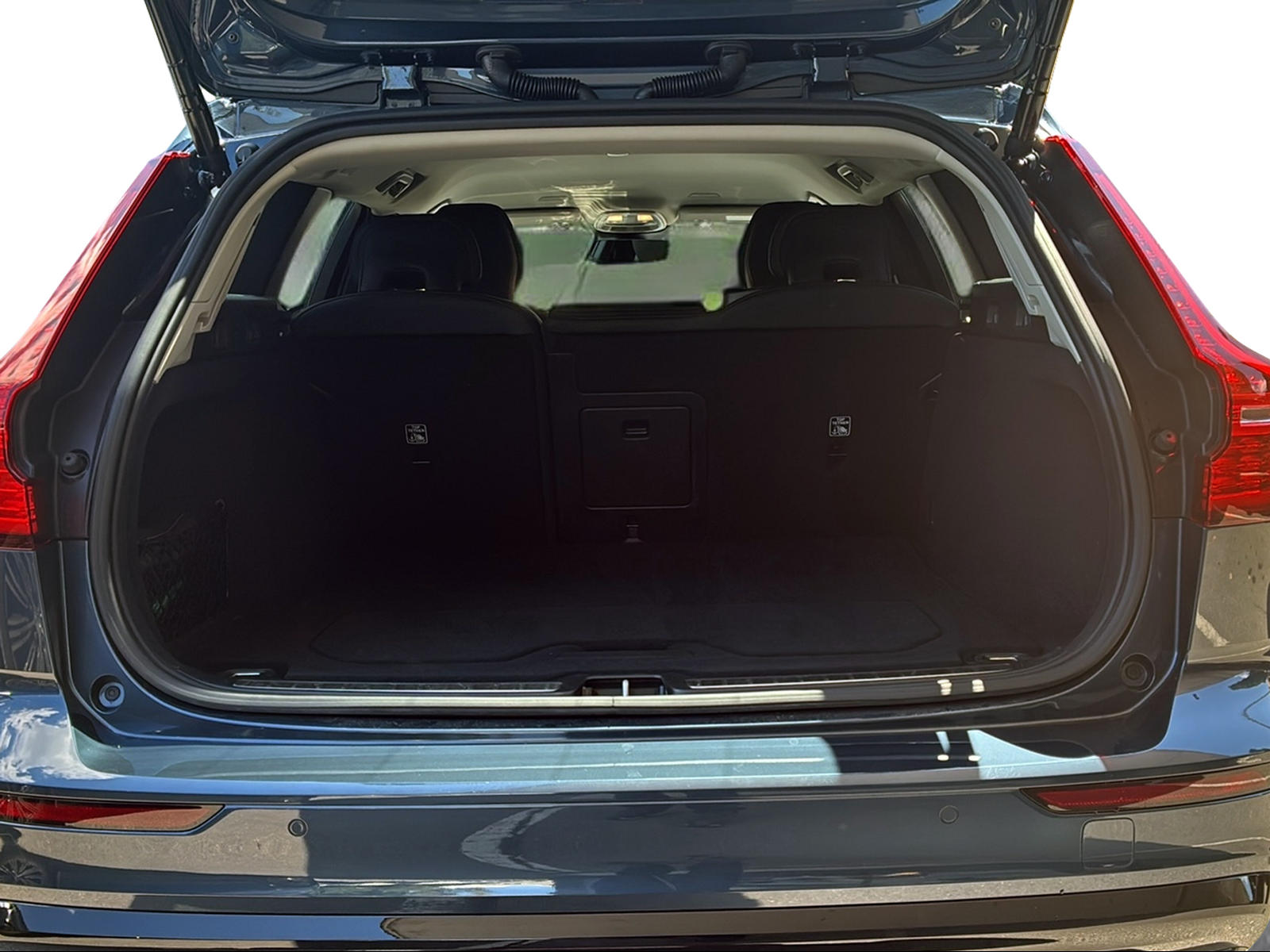 VOLVO V60 2.0 T6 TE Plus Dark eAWD-image-14