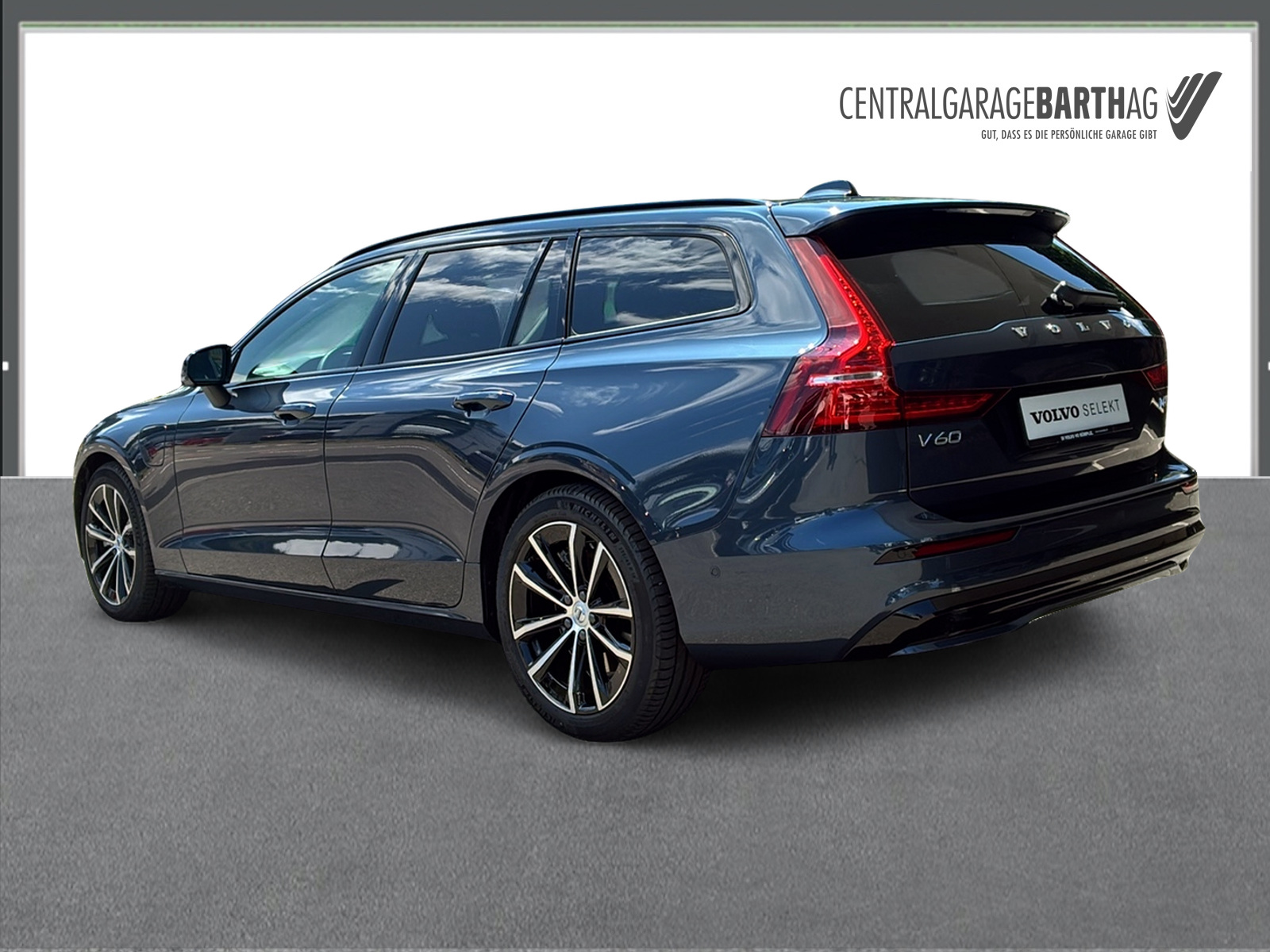 VOLVO V60 2.0 T6 TE Plus Dark eAWD-showroom-element-3