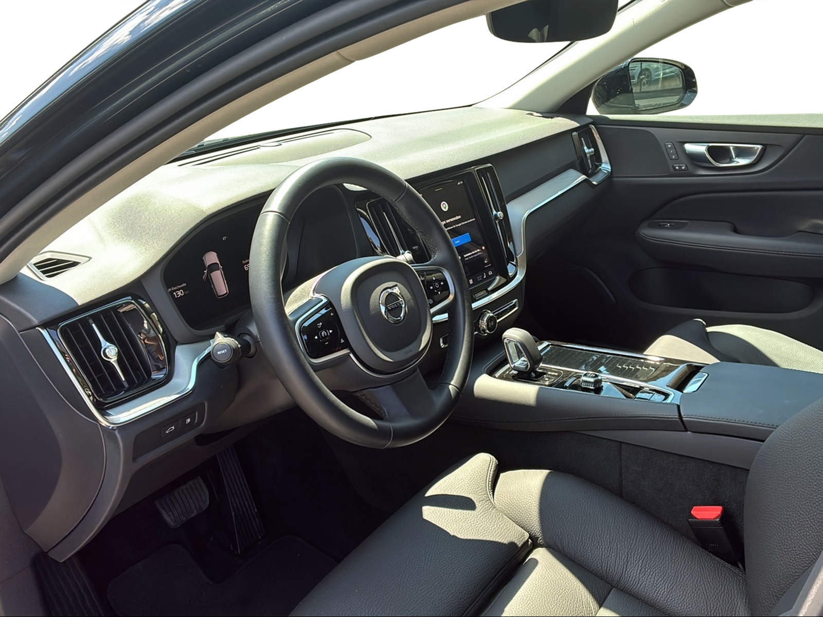 VOLVO V60 2.0 T6 TE Plus Dark eAWD-image-9