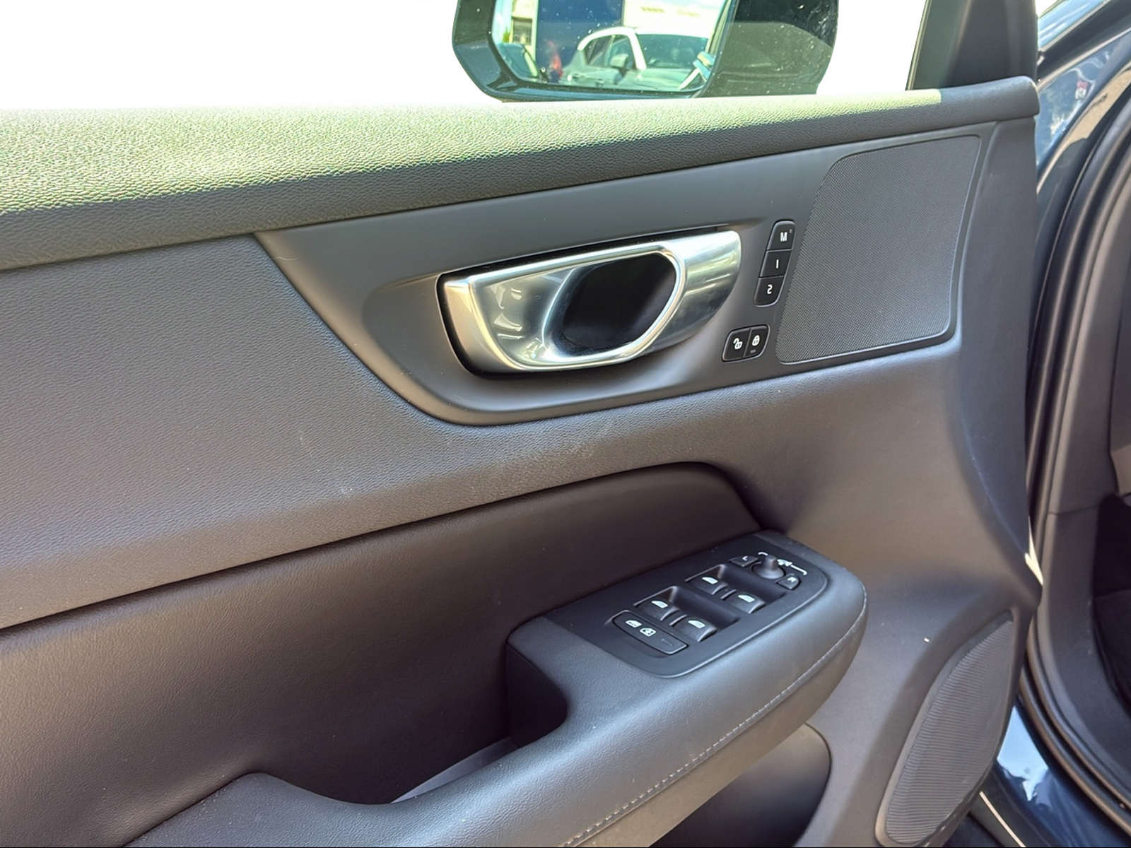 VOLVO V60 2.0 T6 TE Plus Dark eAWD-image-11