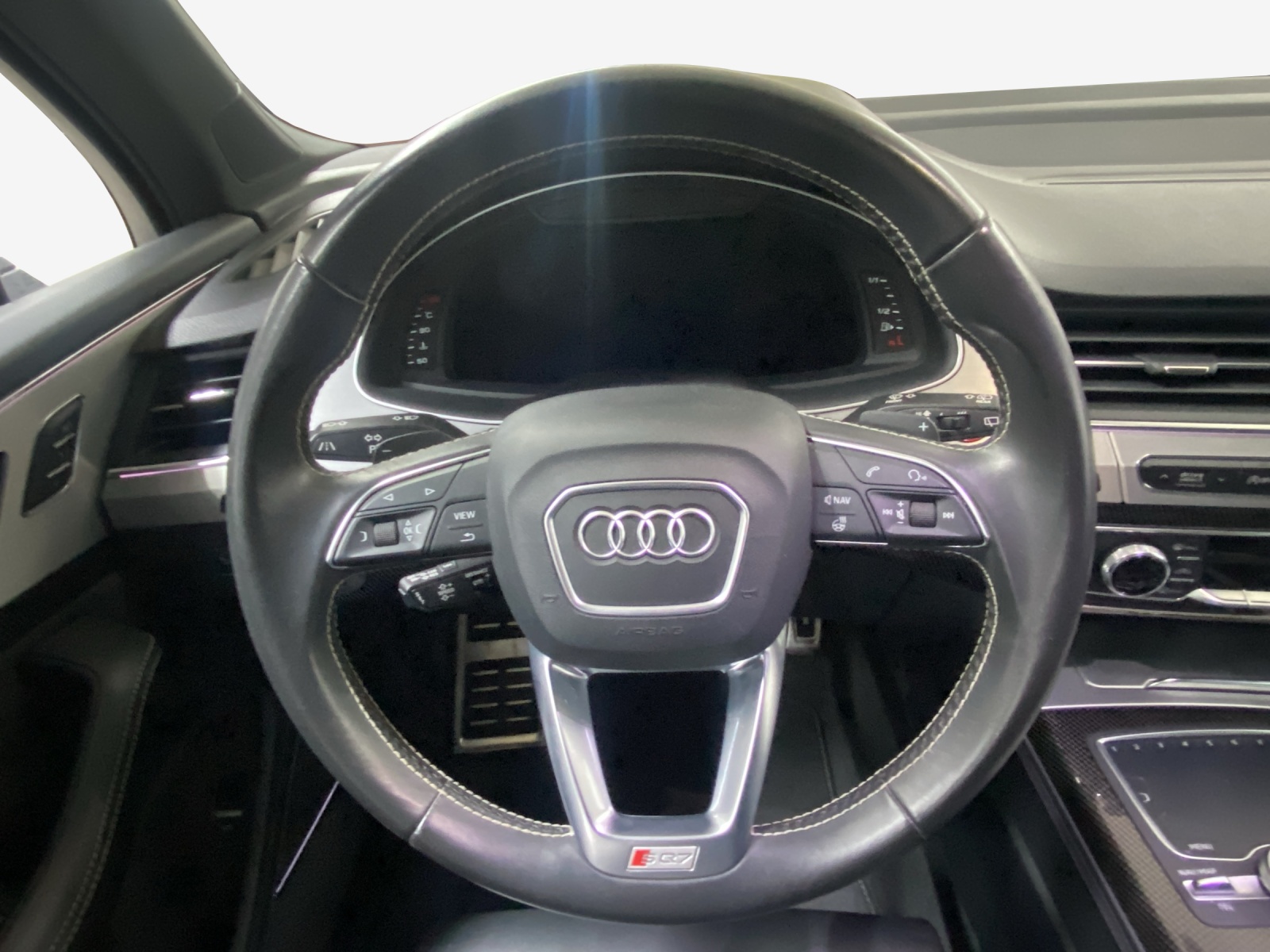 AUDI SQ7 4.0 TDI quattro tiptronic-image-9