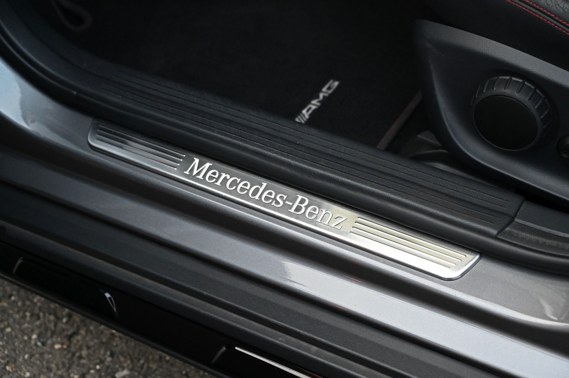 MERCEDES-BENZ GLA 250 AMG Line 7G-DCT-image-11