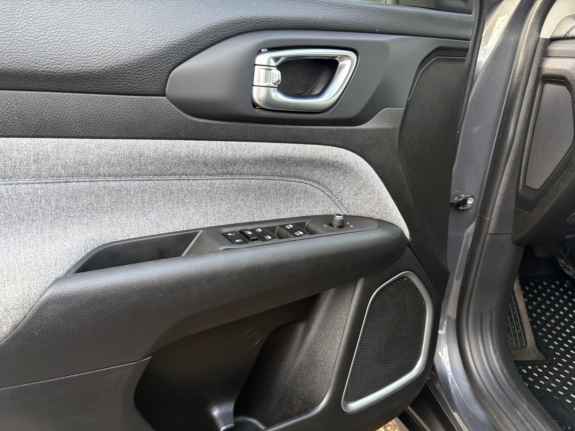 JEEP Compass 4x2 1.3 Turbo 80th Anniversary DKG-image-14